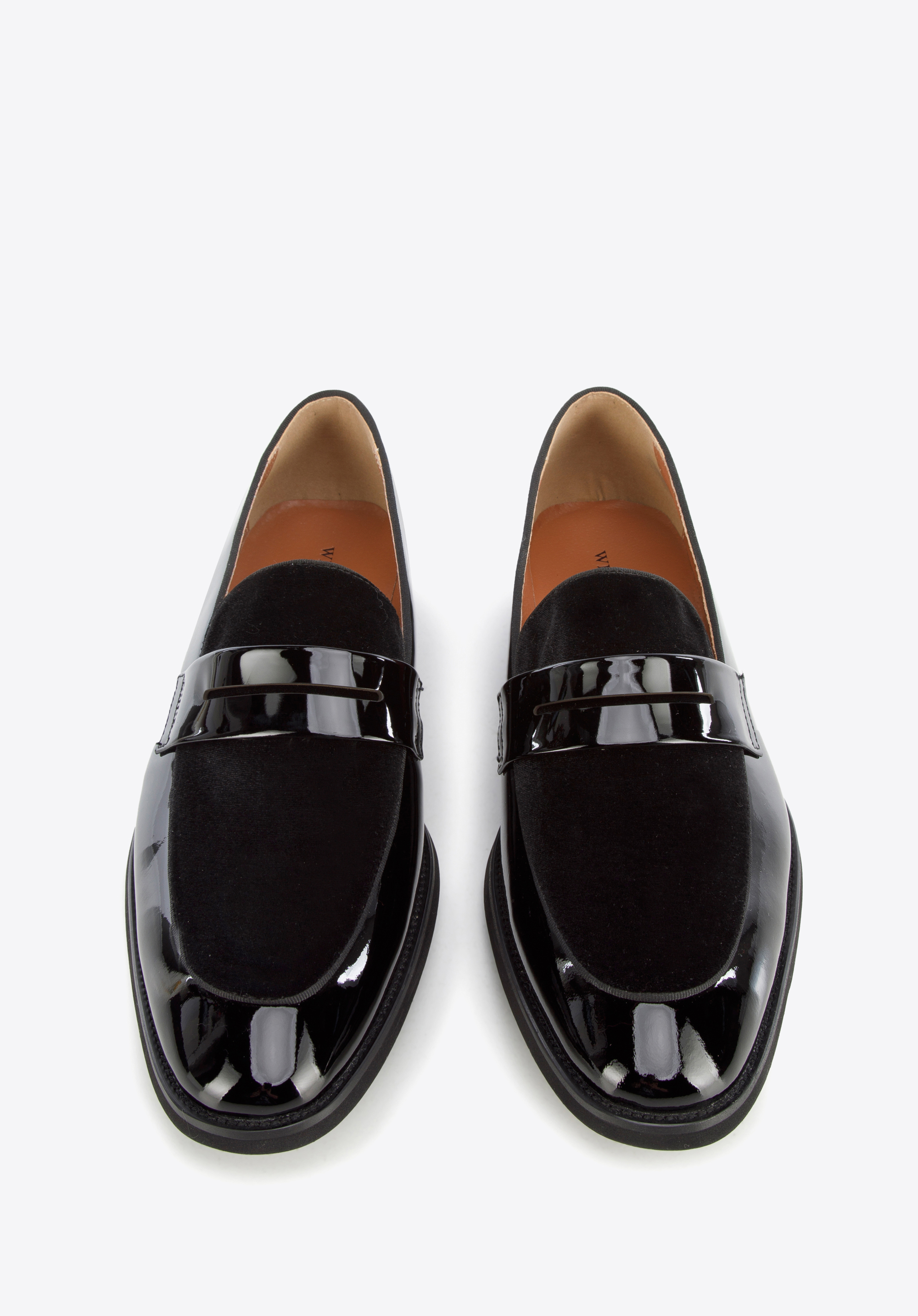 Męskie mokasyny z lakierowanej skóry z welurową wstawką