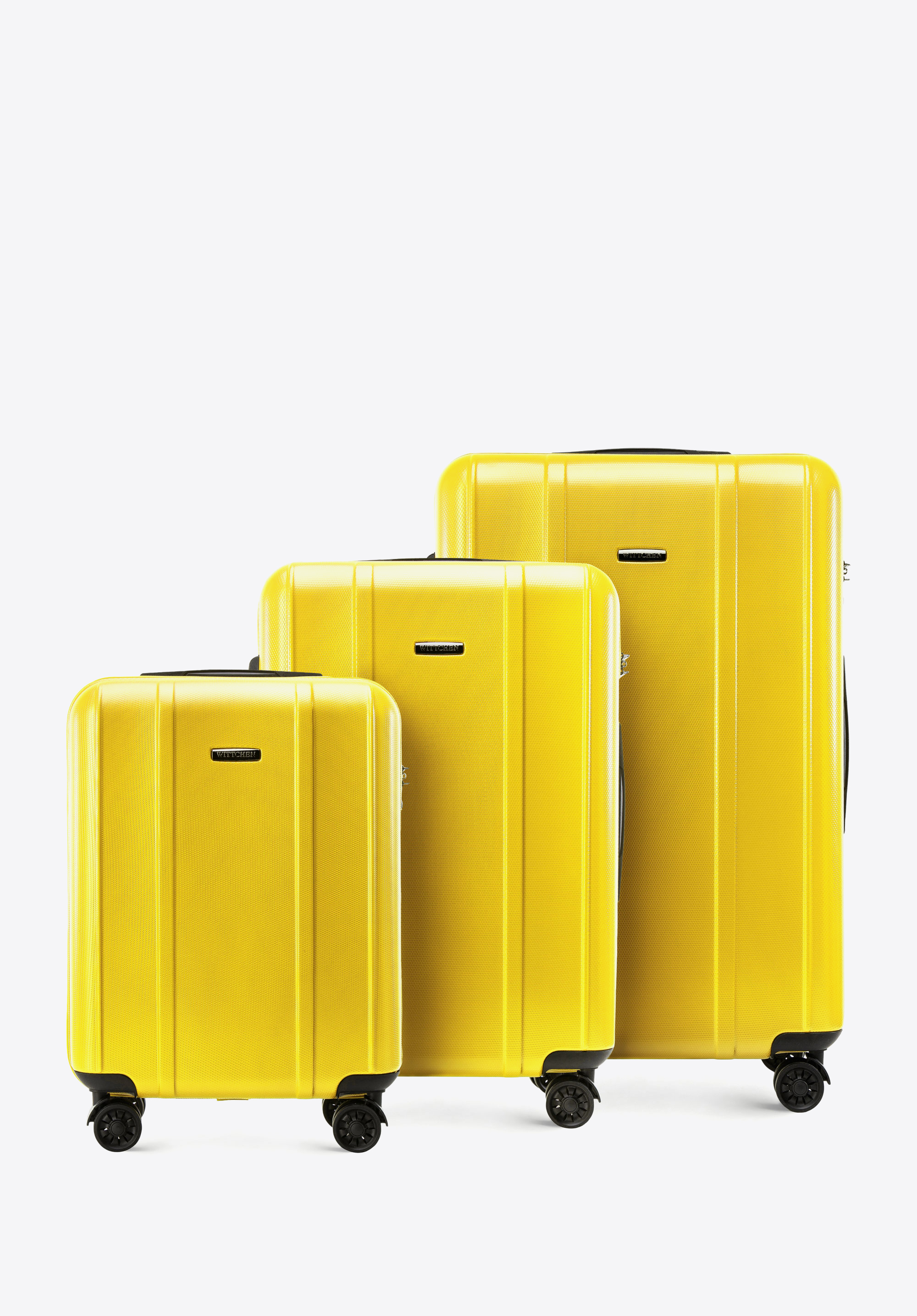 Walizka kabinowa z polikarbonu z pionowymi tłoczeniami