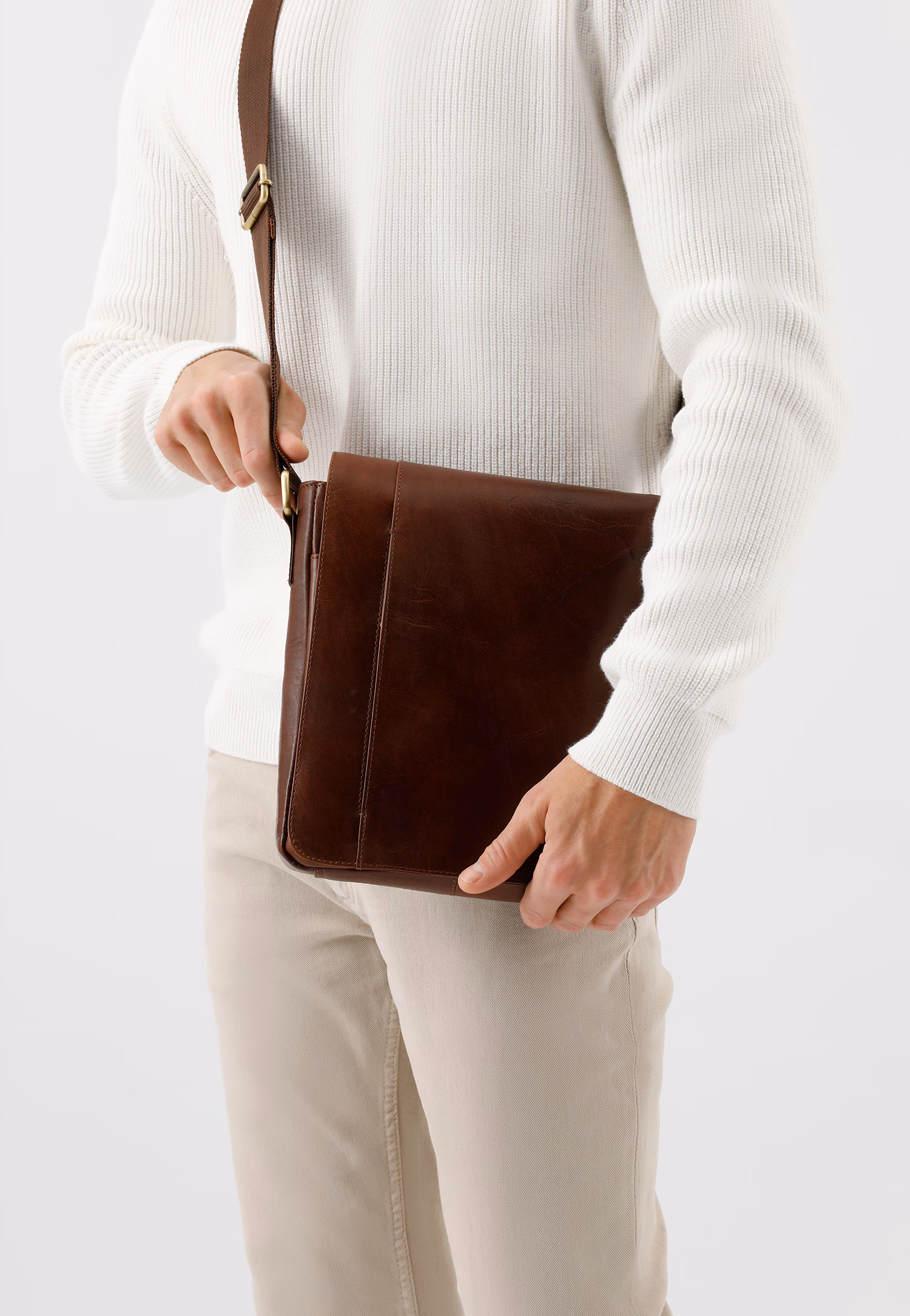 Czarna torba męska na ramię