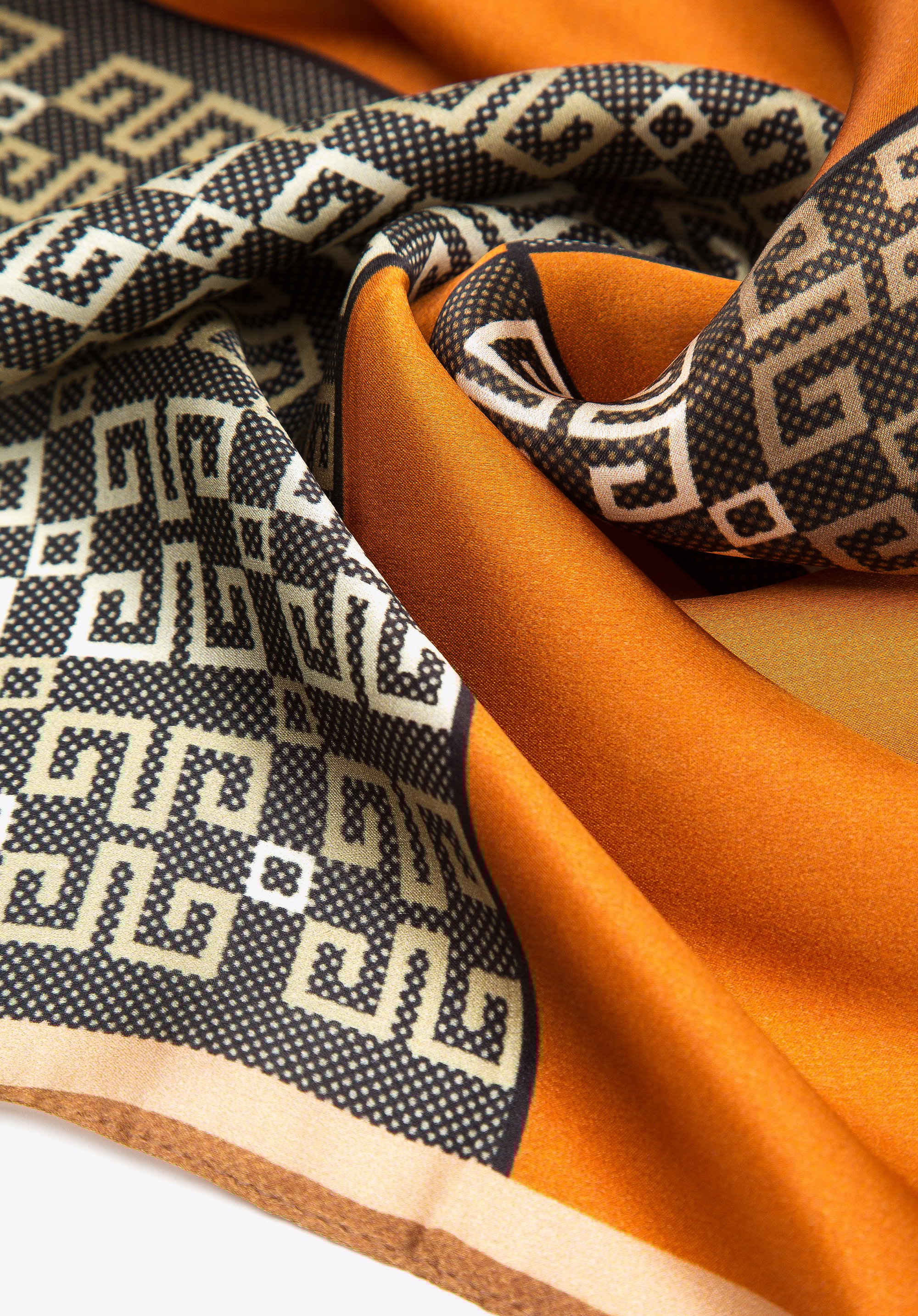 Damska apaszka jedwabna we wzory