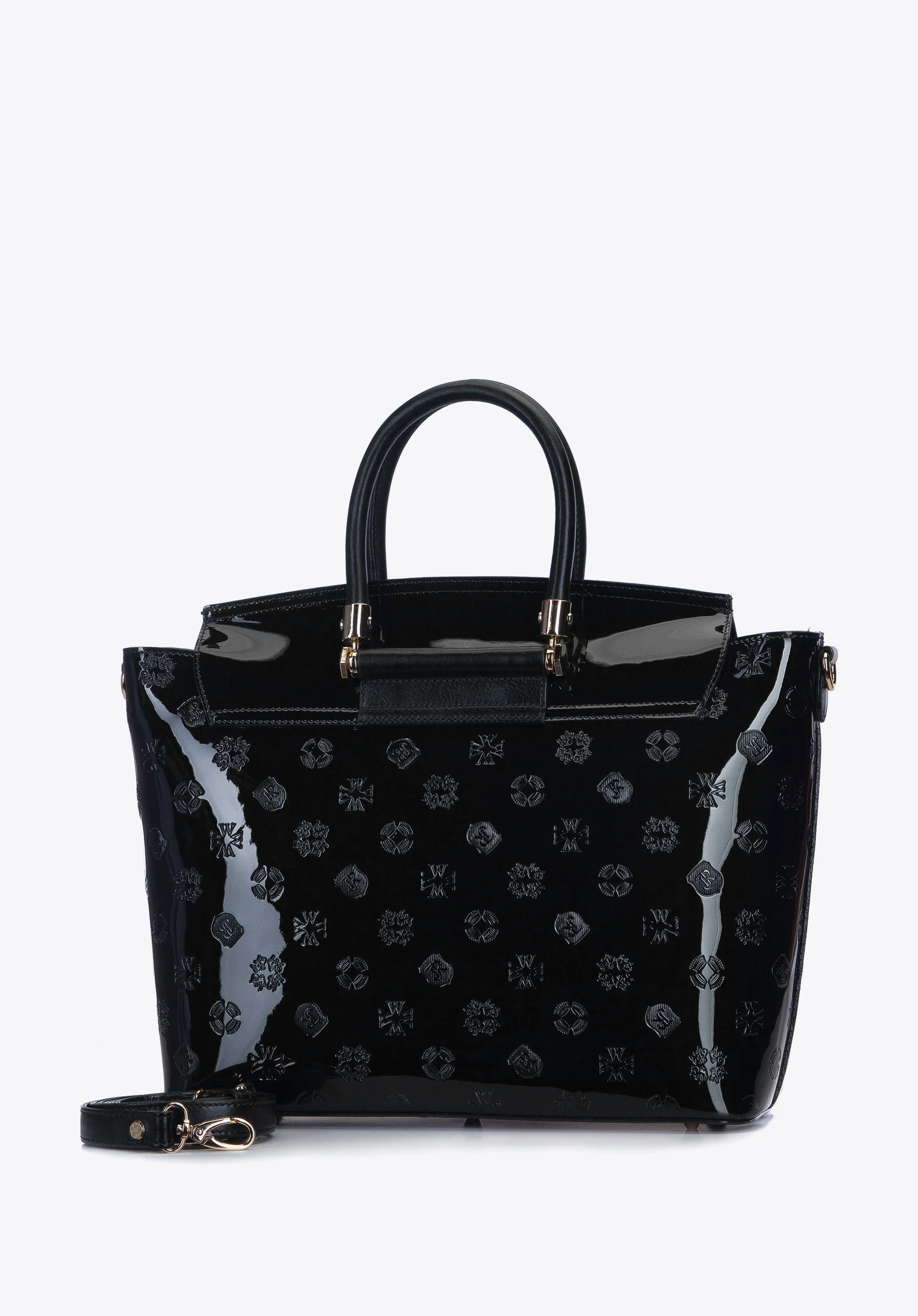 Kuferek lakierowany z klapą i tłoczeniami