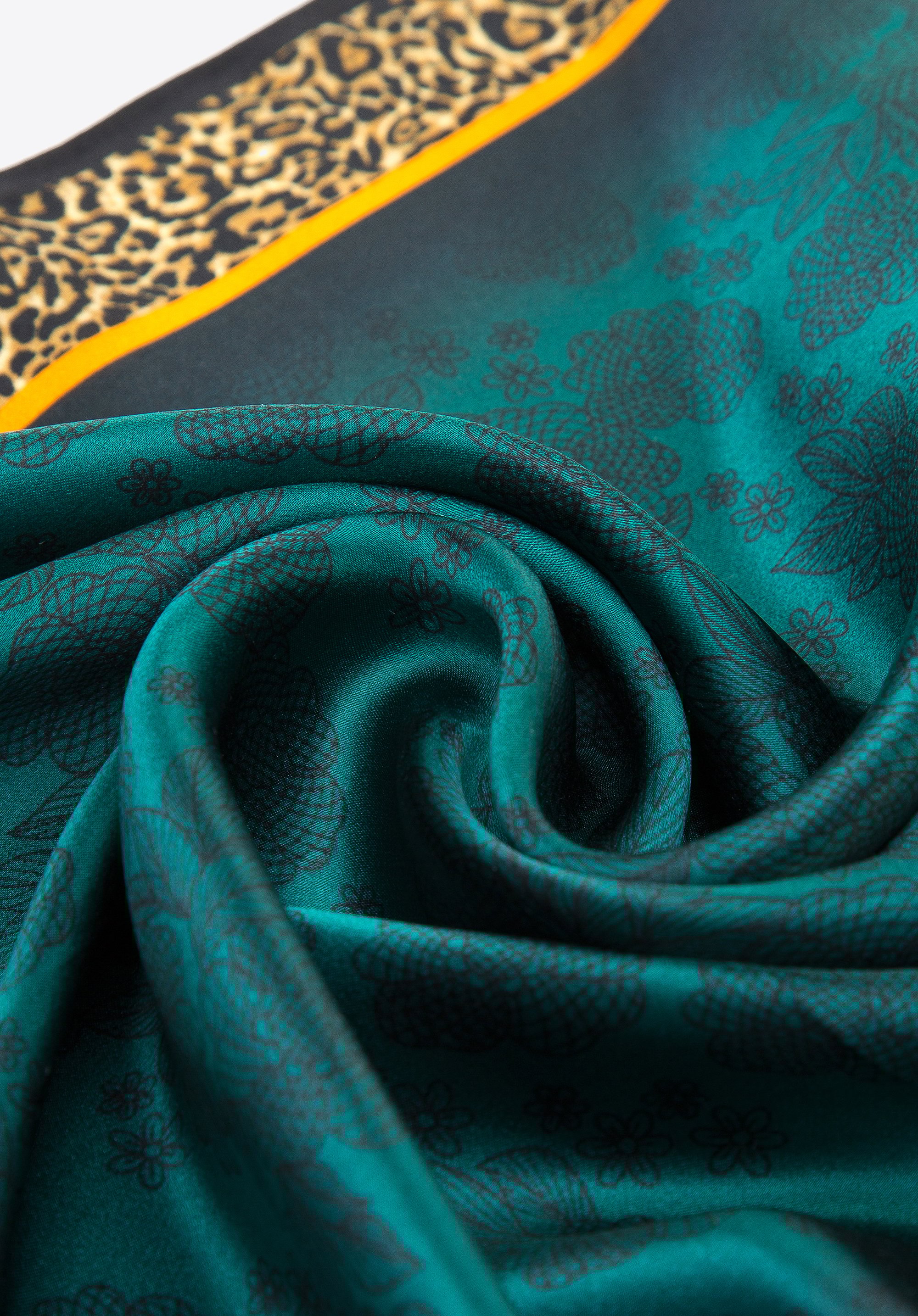 Damska apaszka jedwabna we wzory