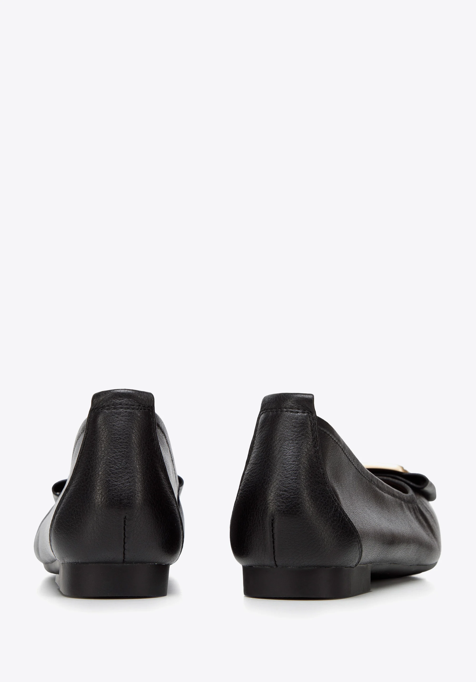 Baleriny z miękkiej skóry z klamrą