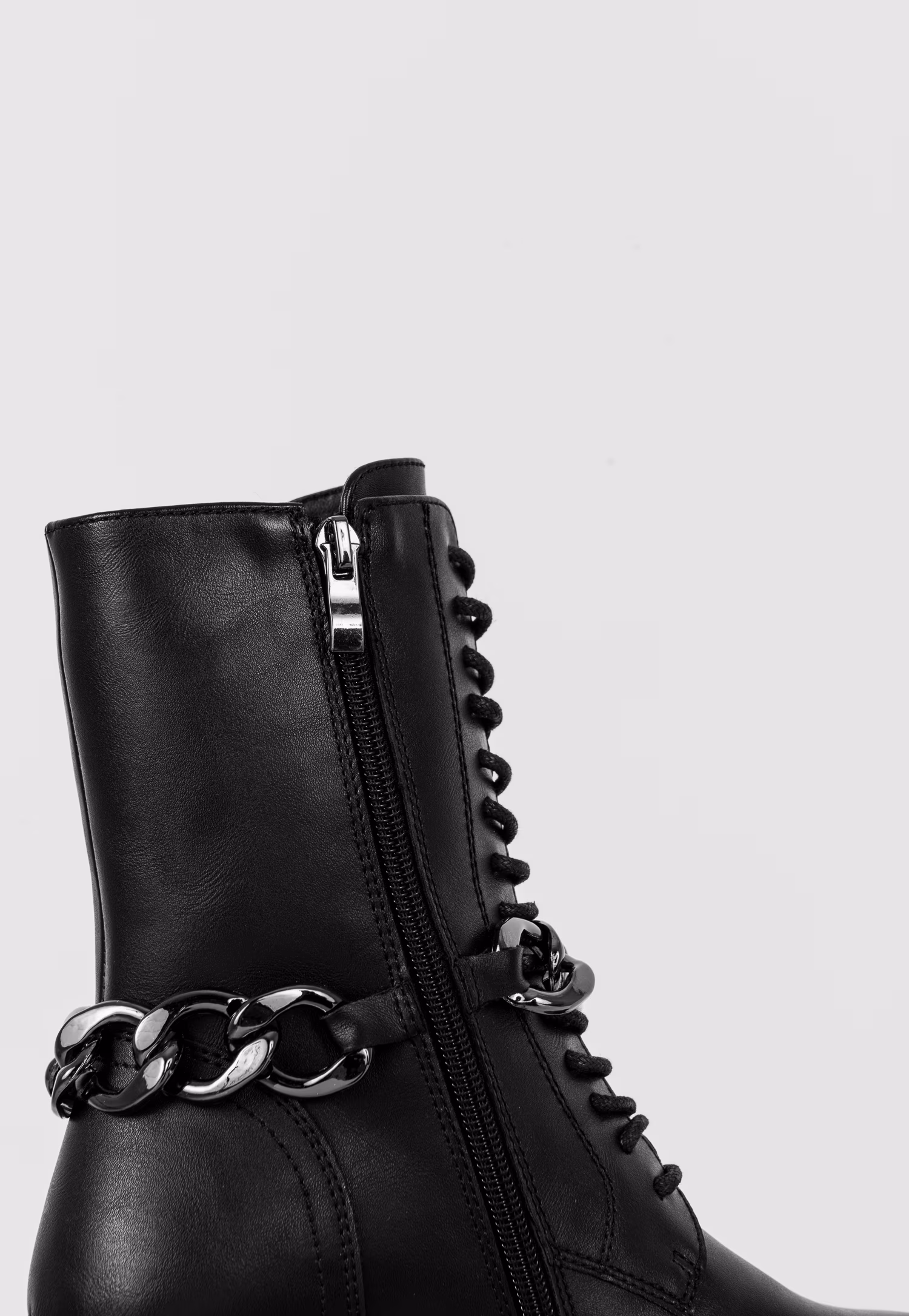 WJS czarne trzewiki damskie z ekoskóry z łańcuchem