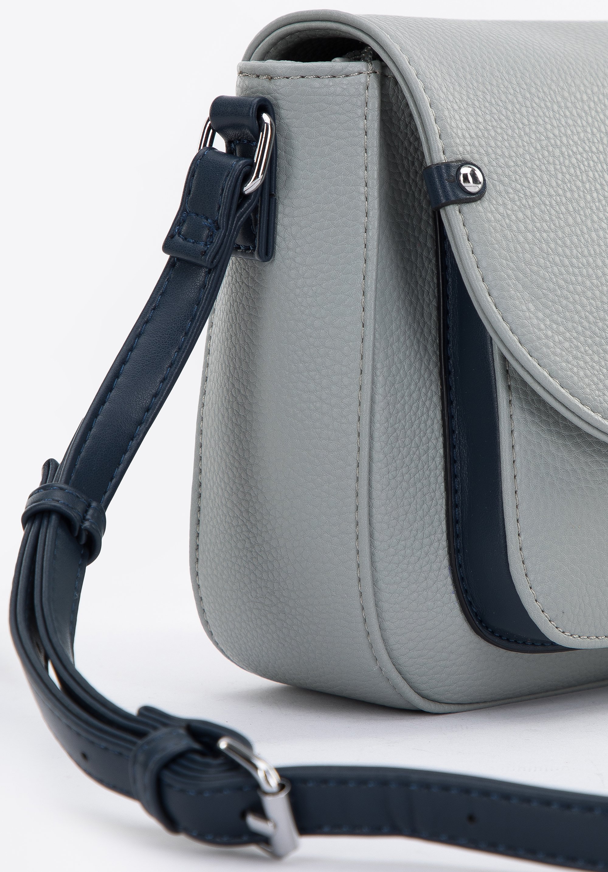 Damska listonoszka z nitami