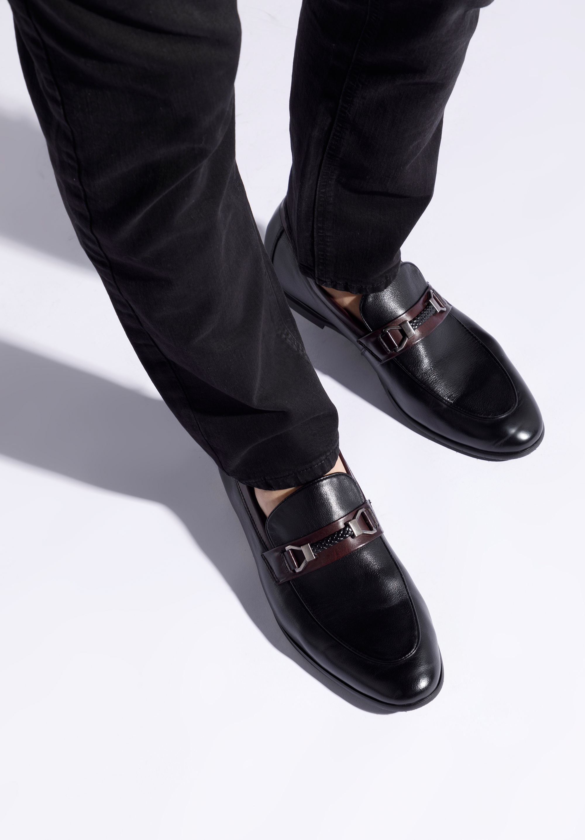 Męskie mokasyny skórzane z klamerką i plecionką