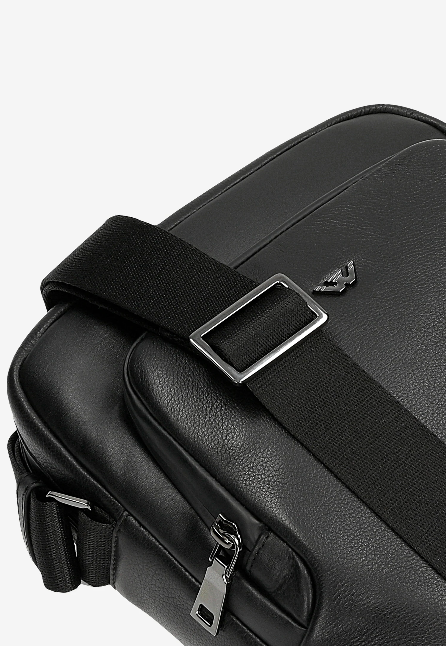 Mała czarna torba męska na ramię