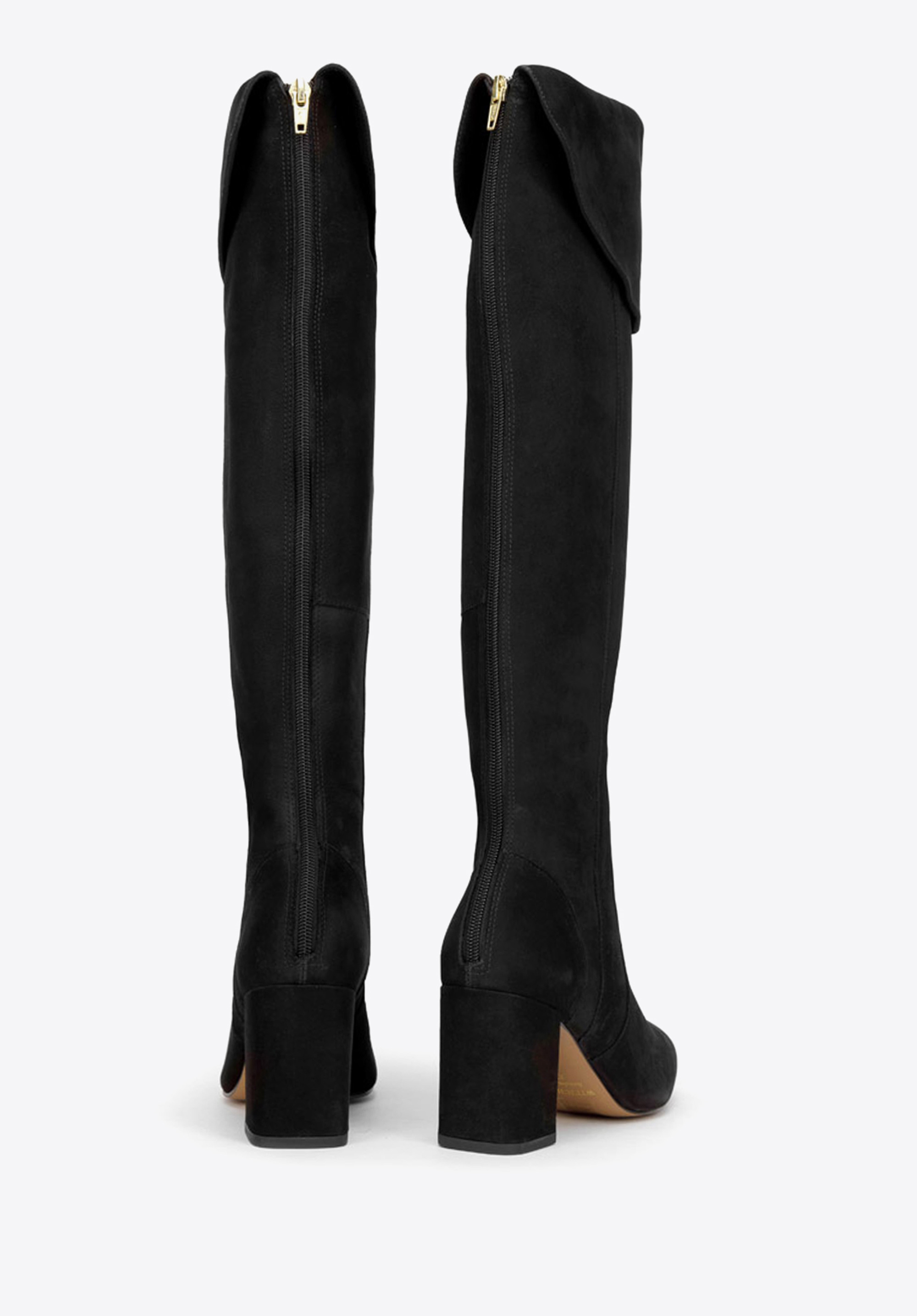 Muszkieterki zamszowe na słupku