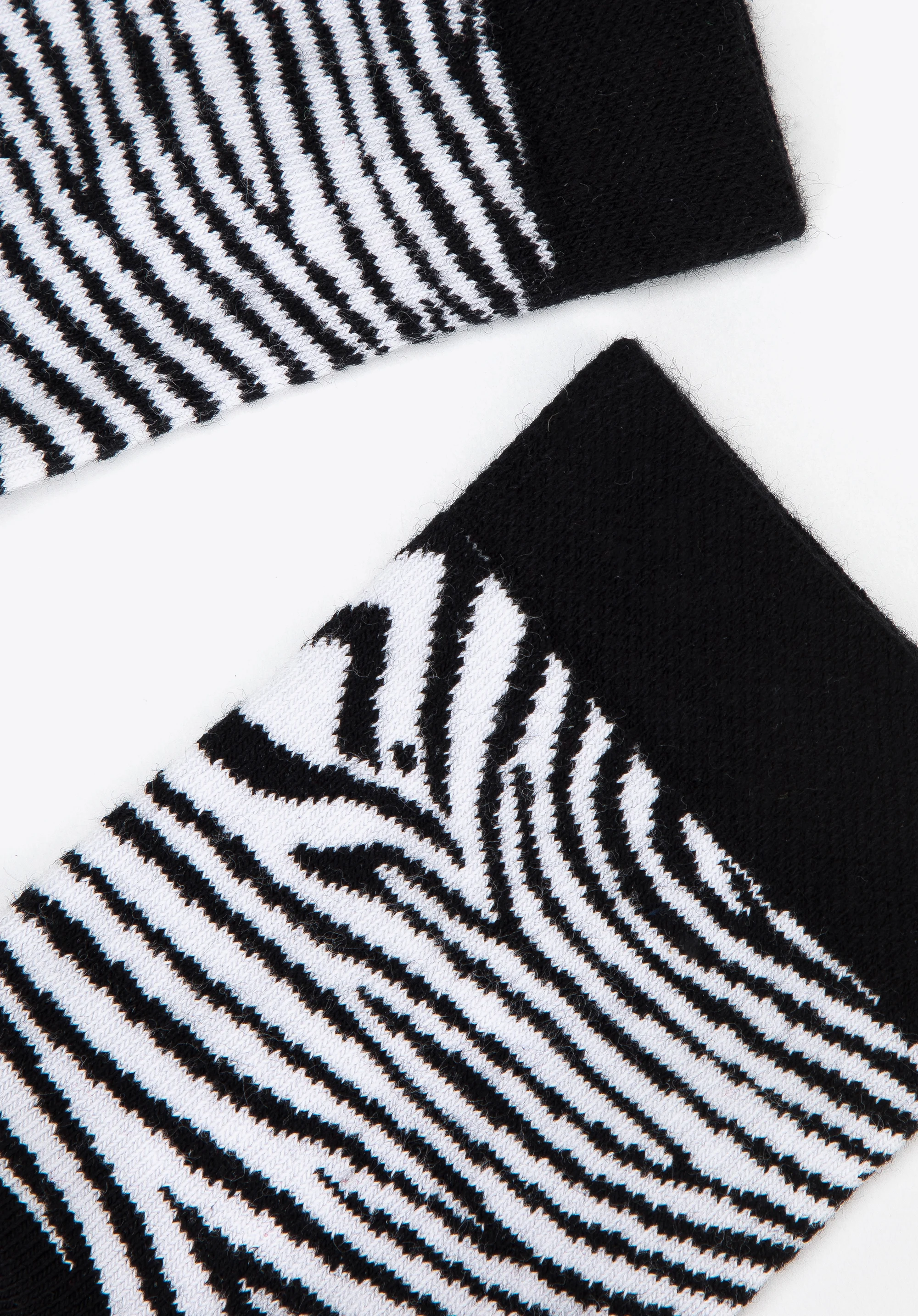 Damskie skarpetki w zebrę