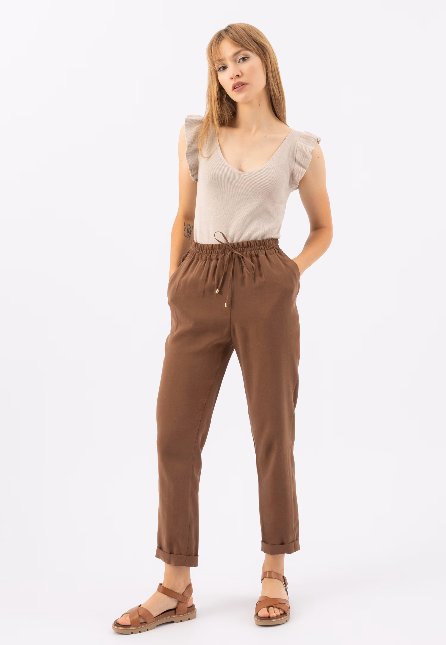 Brązowe sandały damskie w stylu casual