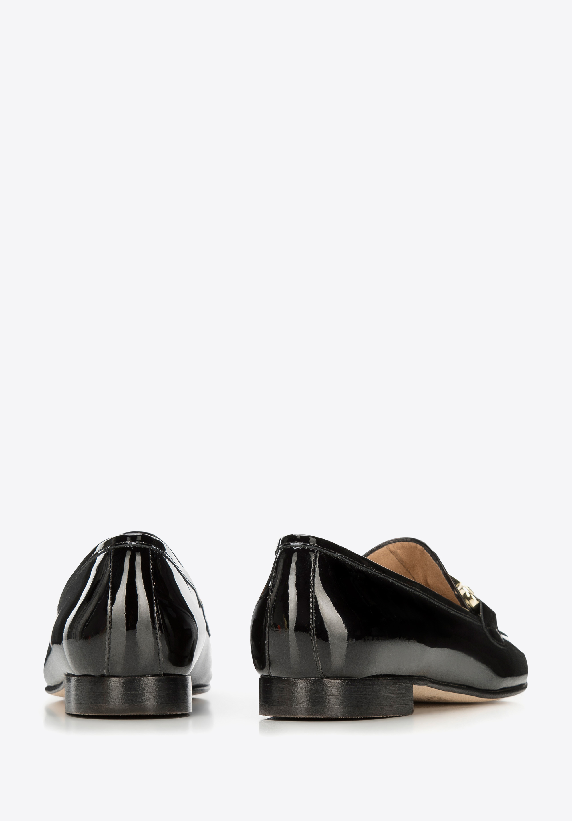 Damskie mokasyny z lakierowanej skóry z wędzidłem