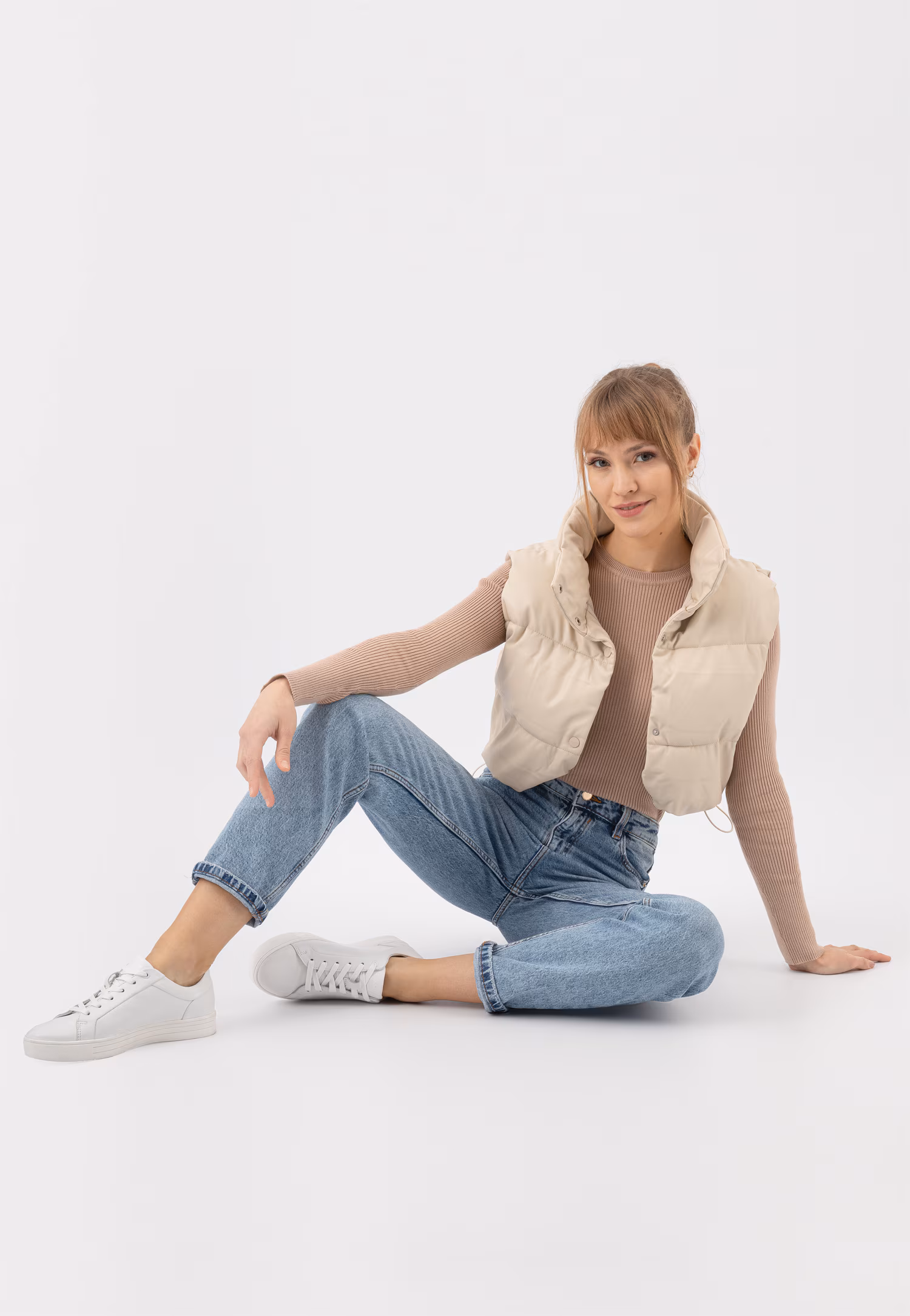 Białe trampki damskie ze skóry licowej