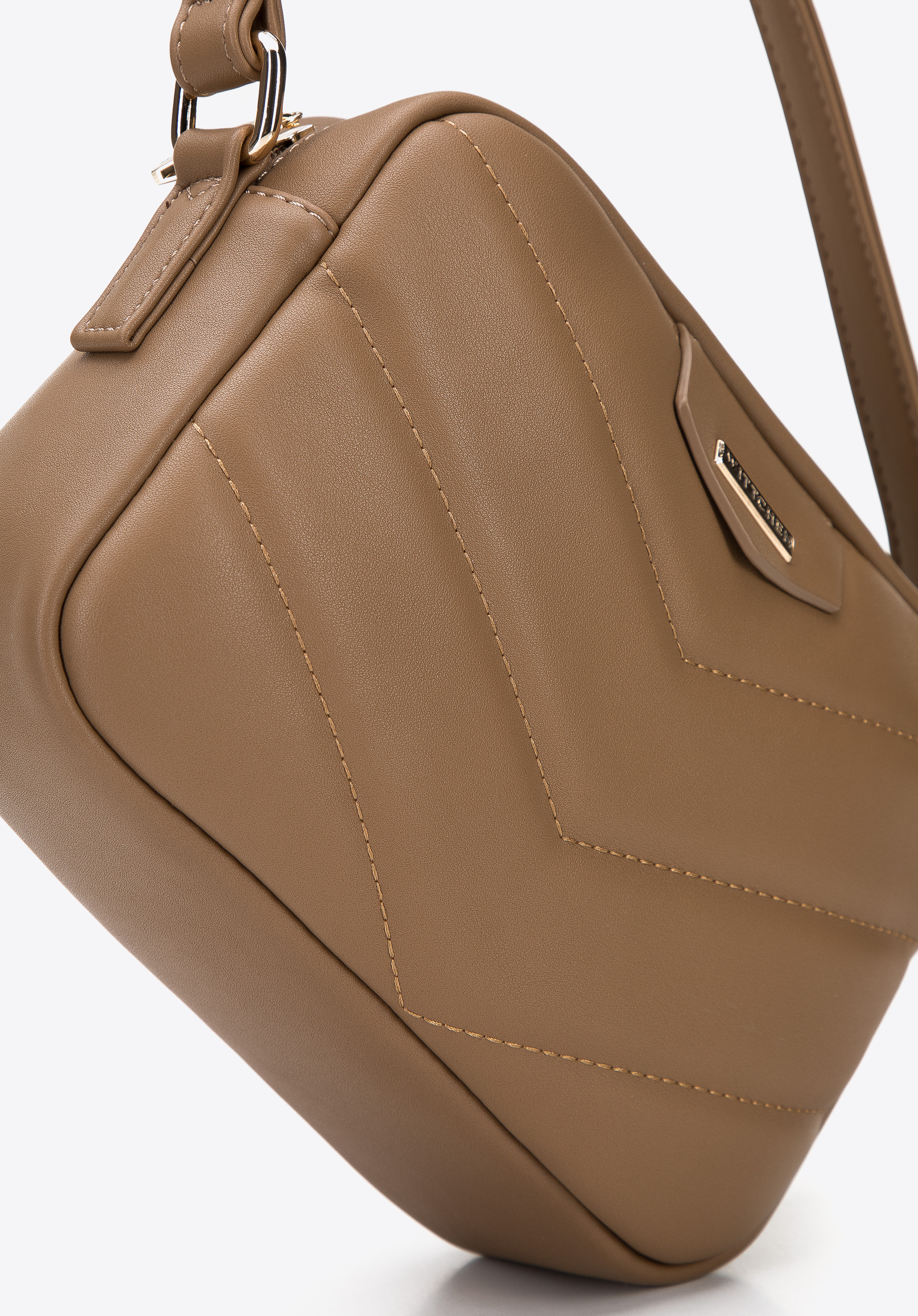 Damska listonoszka z miękkiej ekoskóry pikowana