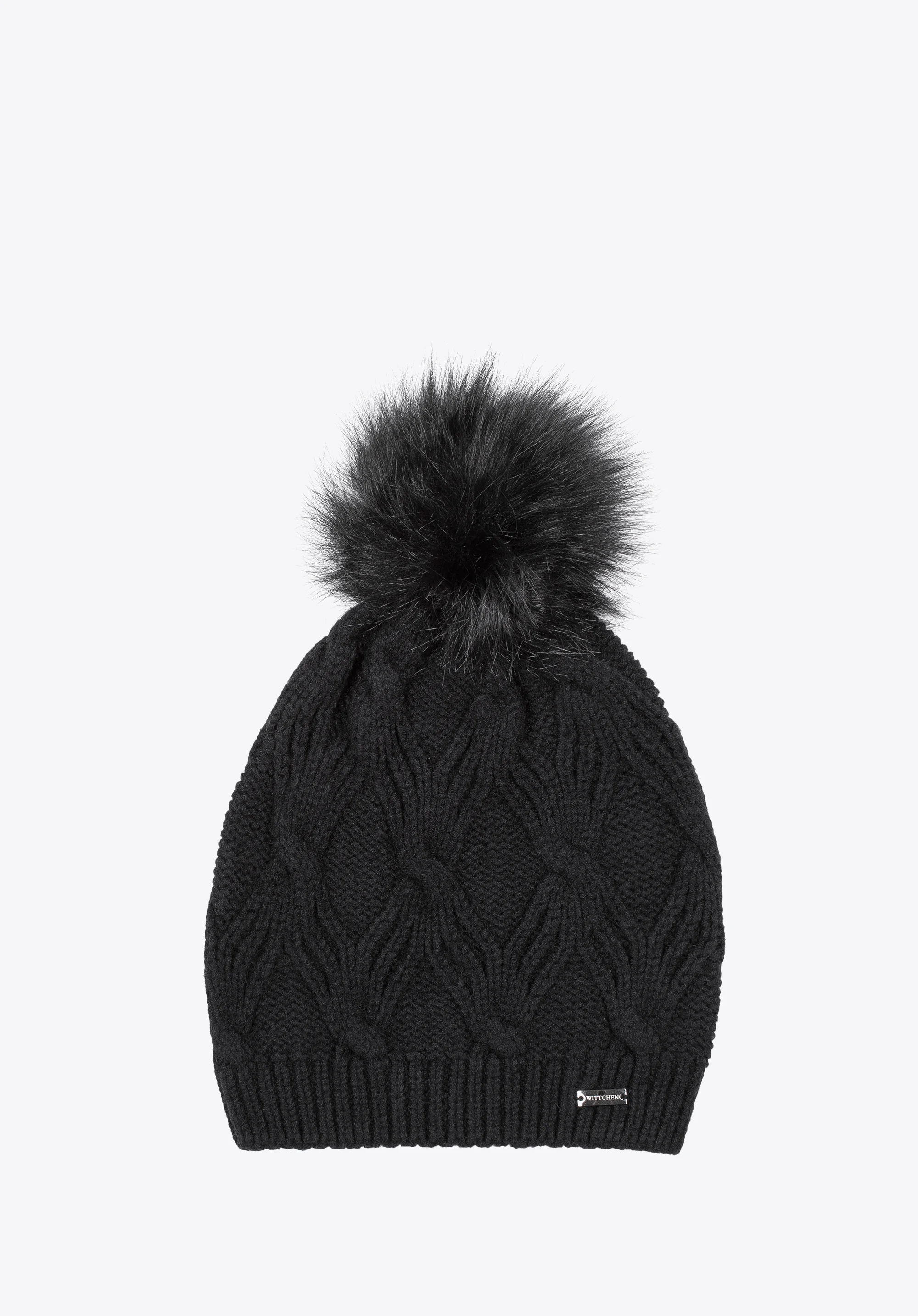 Damska czapka z ozdobnym wzorem i pomponem