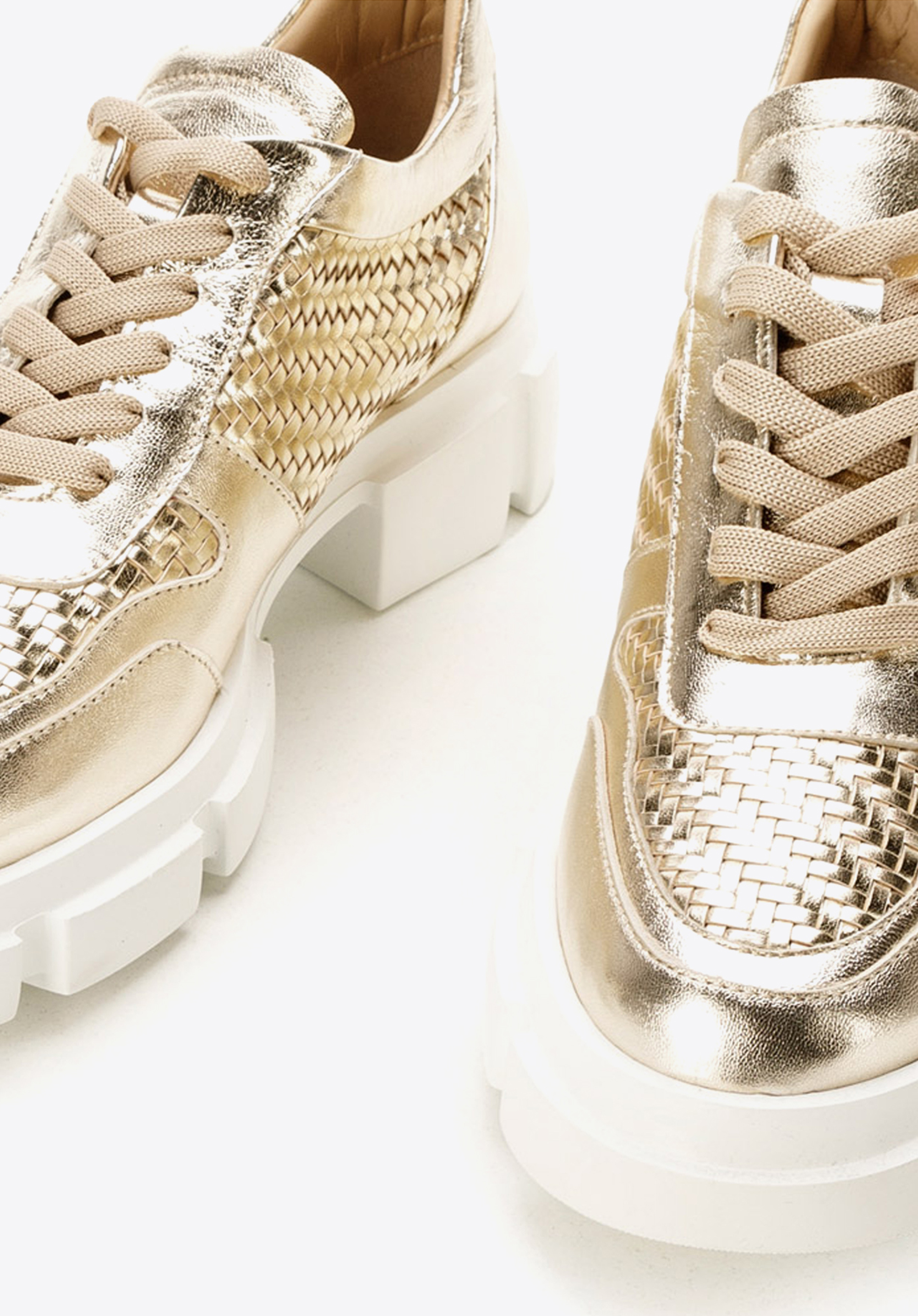 Damskie sneakersy na platformie plecione