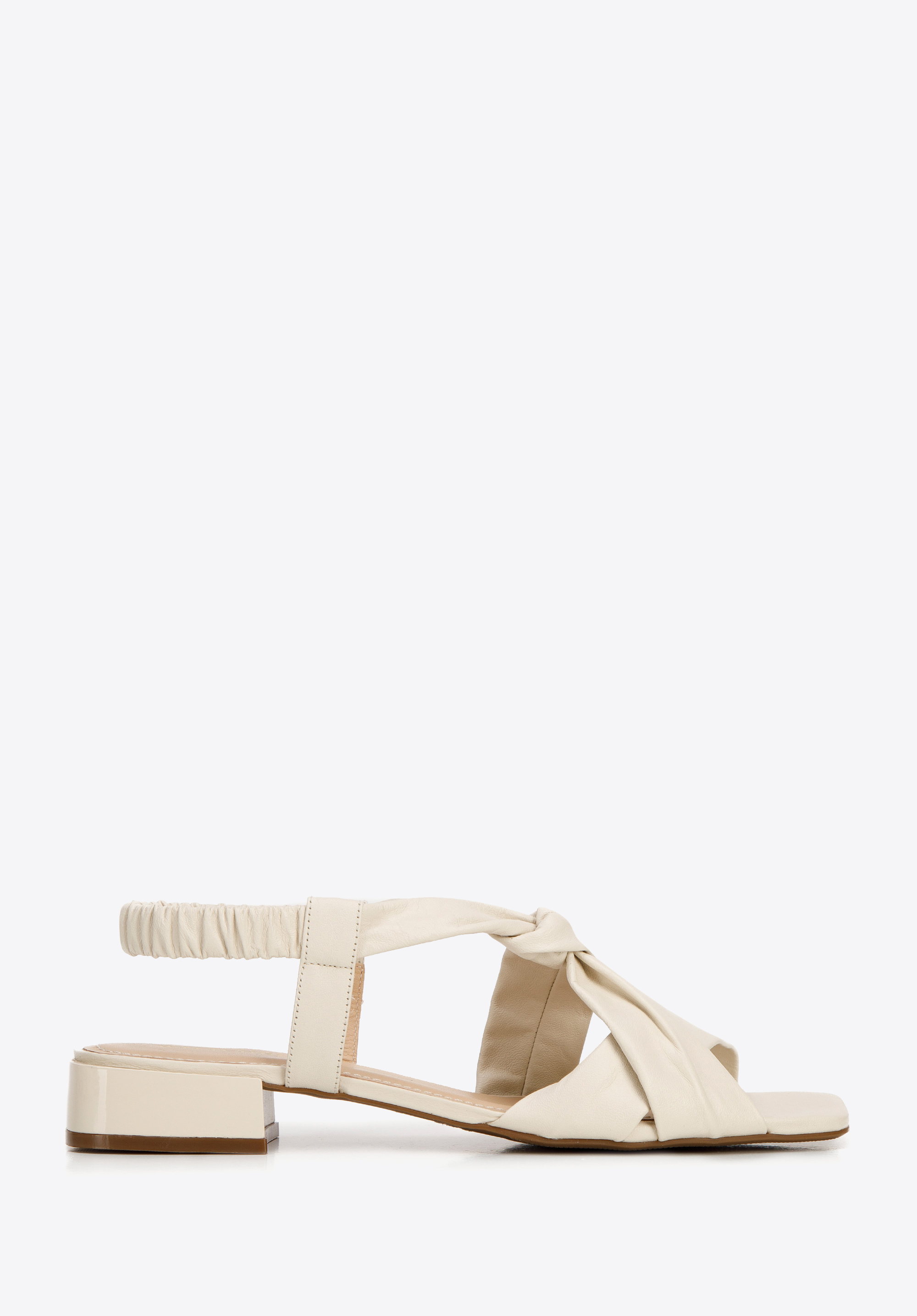 Damskie sandały skórzane z supełkiem na niskim obcasie