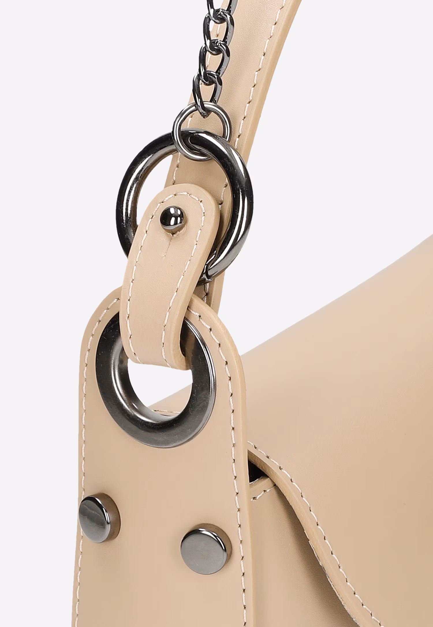 Czarna lakierowana torebka wizytowa z owadem