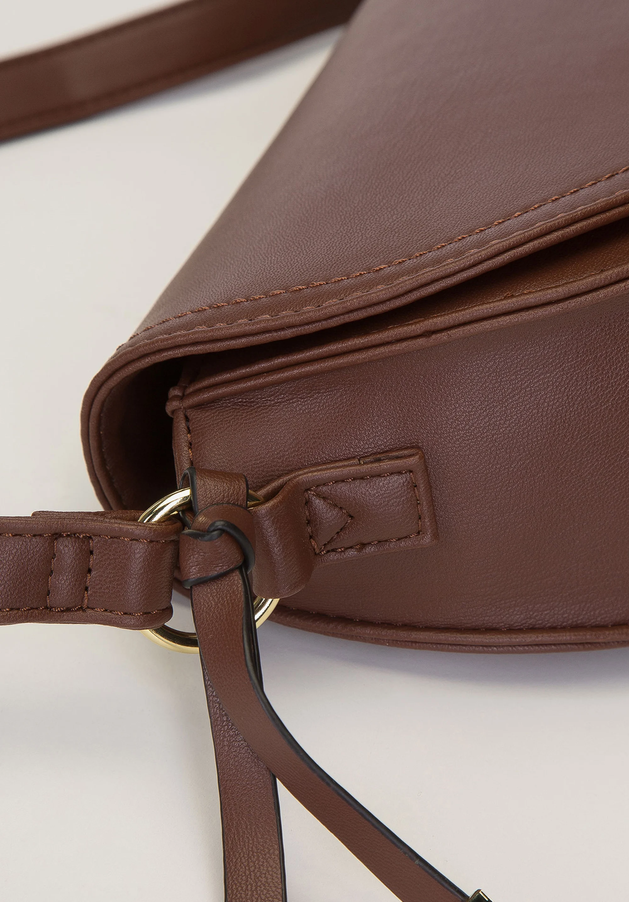 Damska listonoszka z rzemykiem