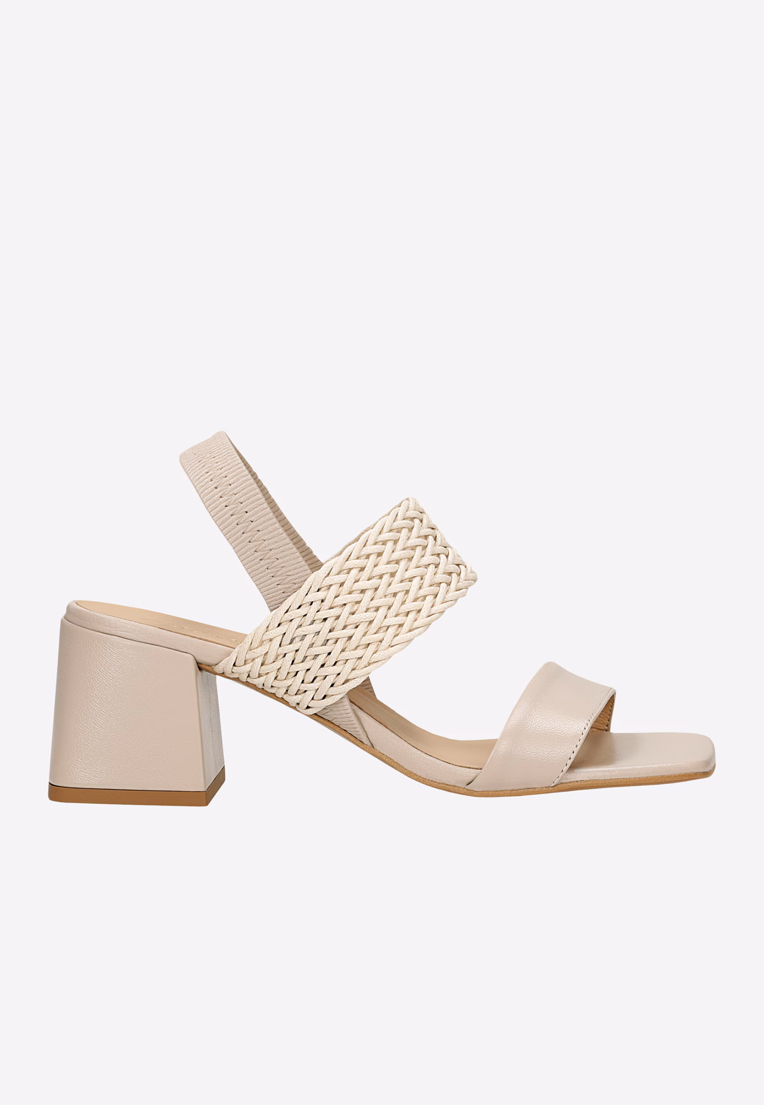 Beżowe sandały na słupku z plecionym paskiem