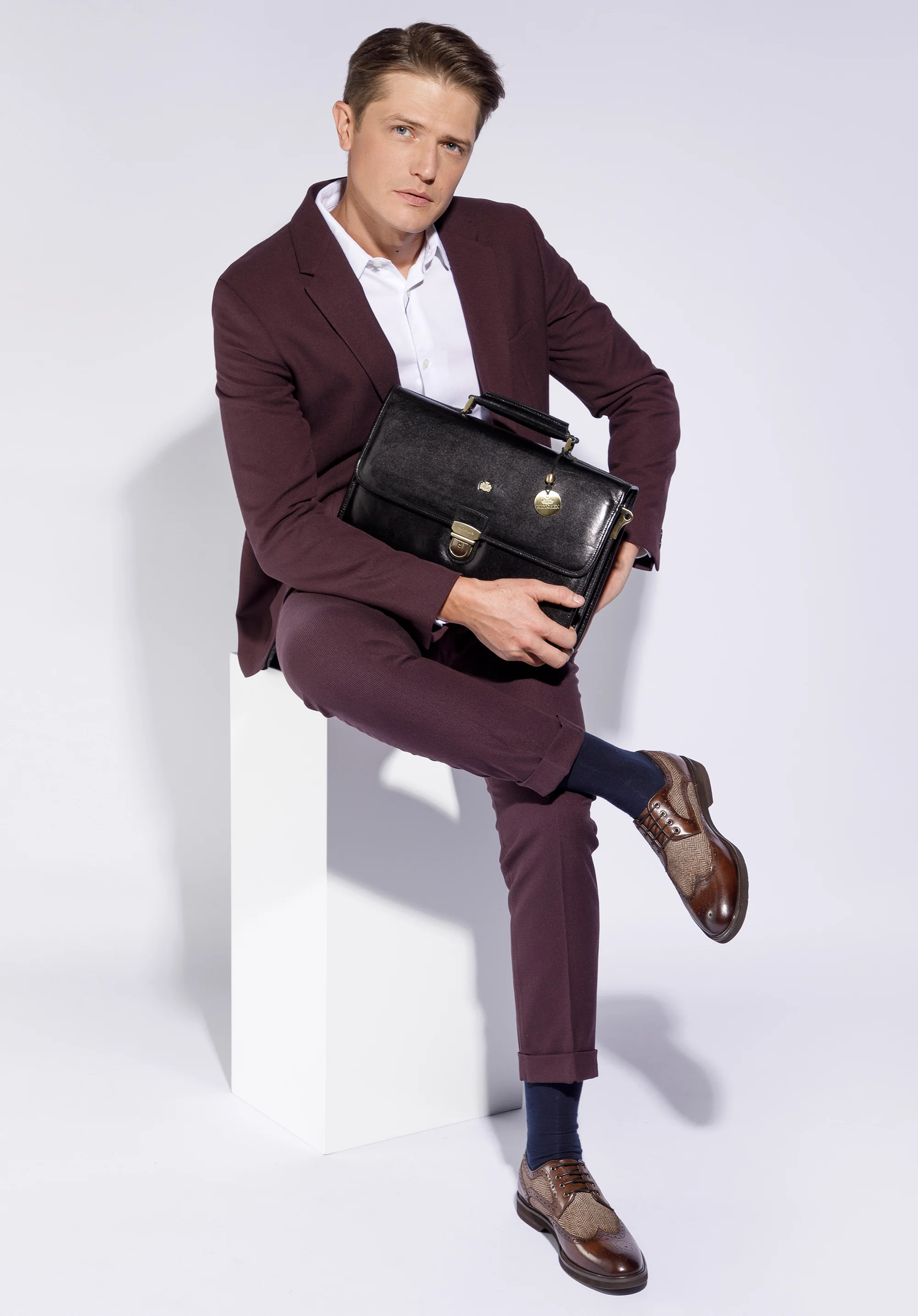 Teczka skórzana z prostą klapą