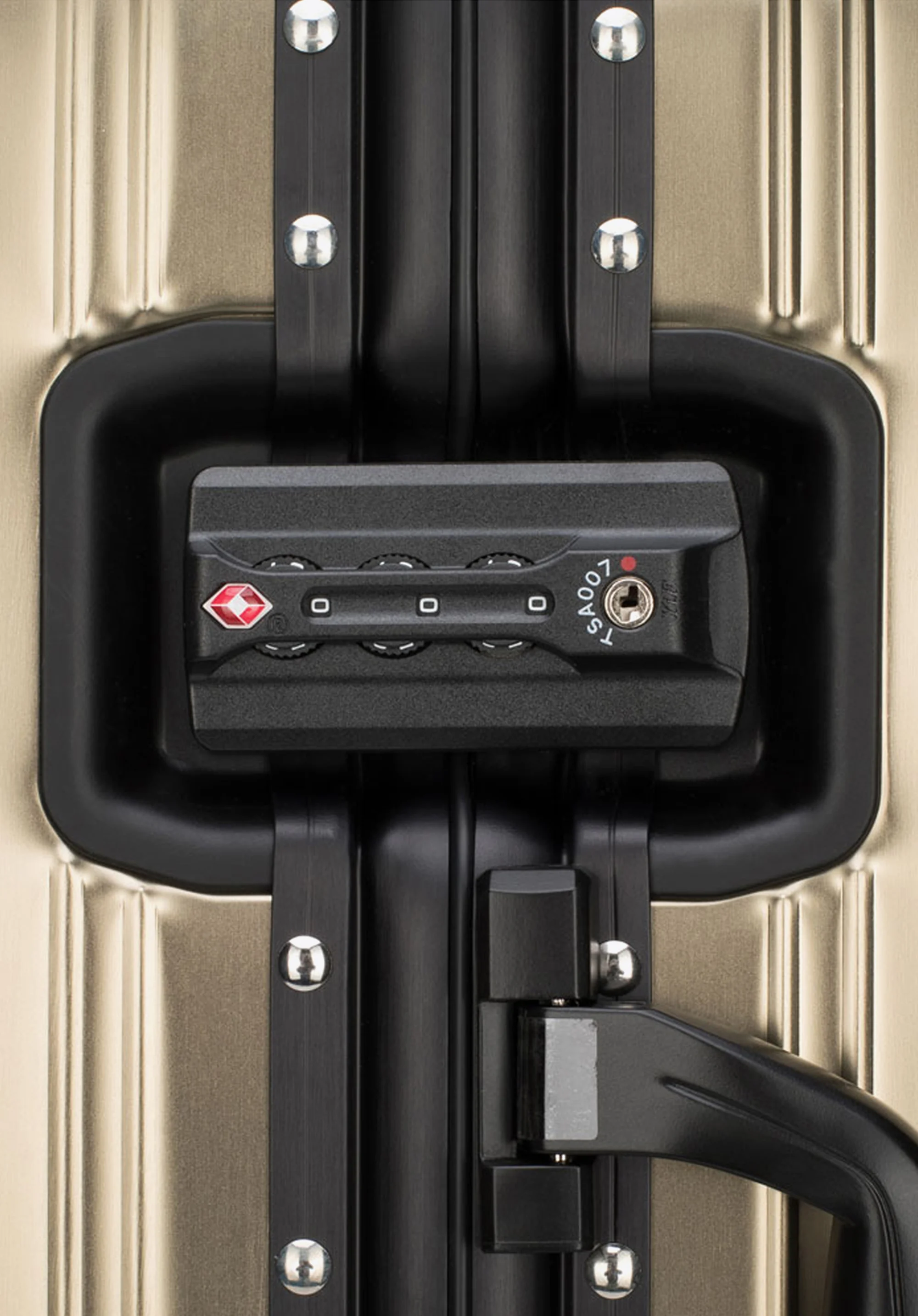 Walizka kabinowa z aluminium