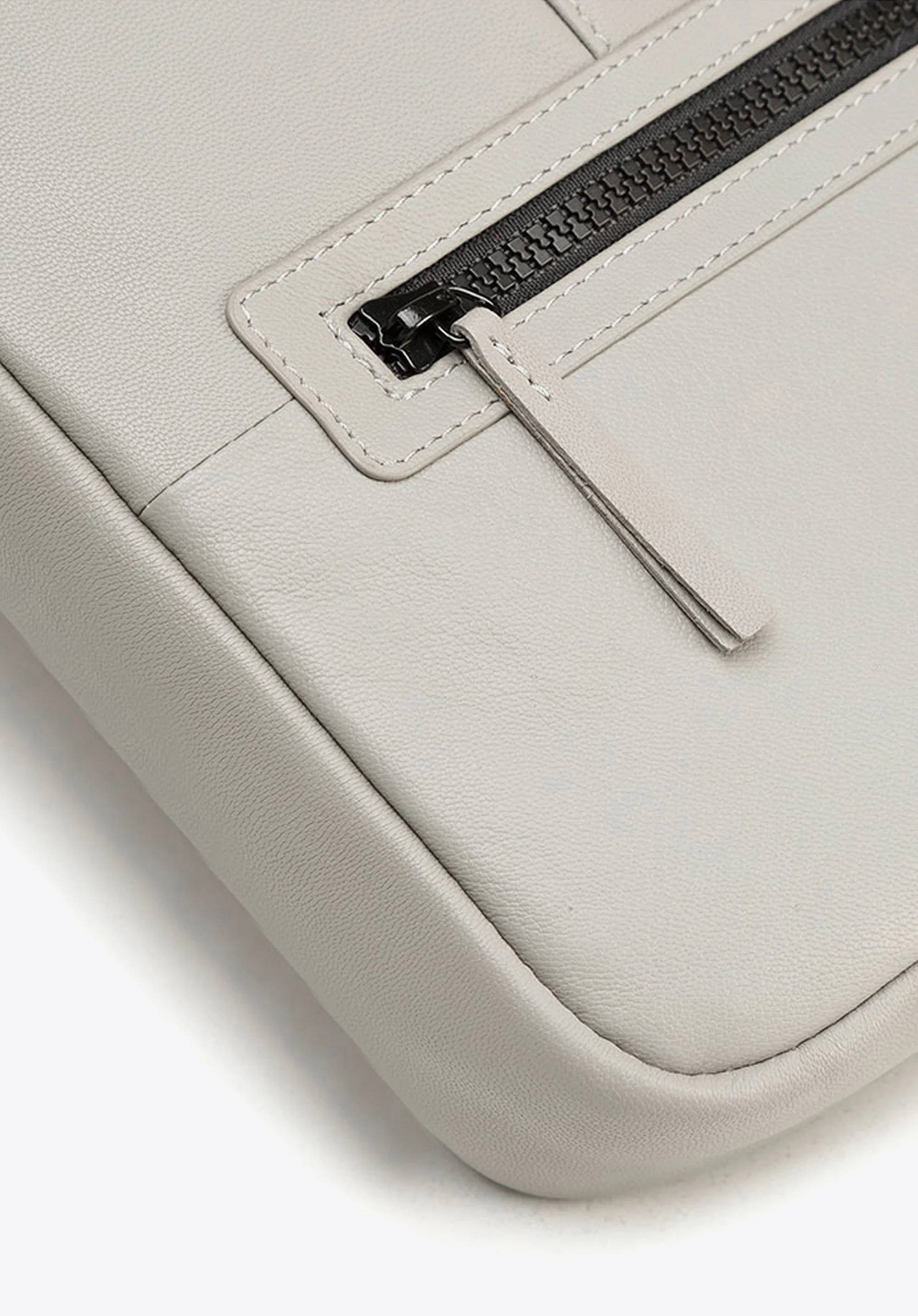 Męska listonoszka skórzana stębnowana średnia