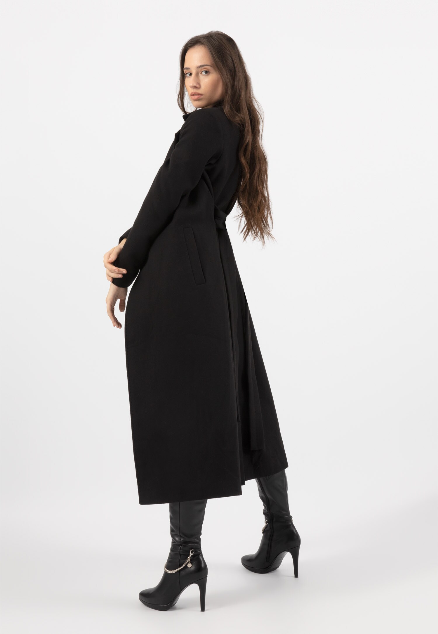 RELAKS czarny gładki płaszcz damski