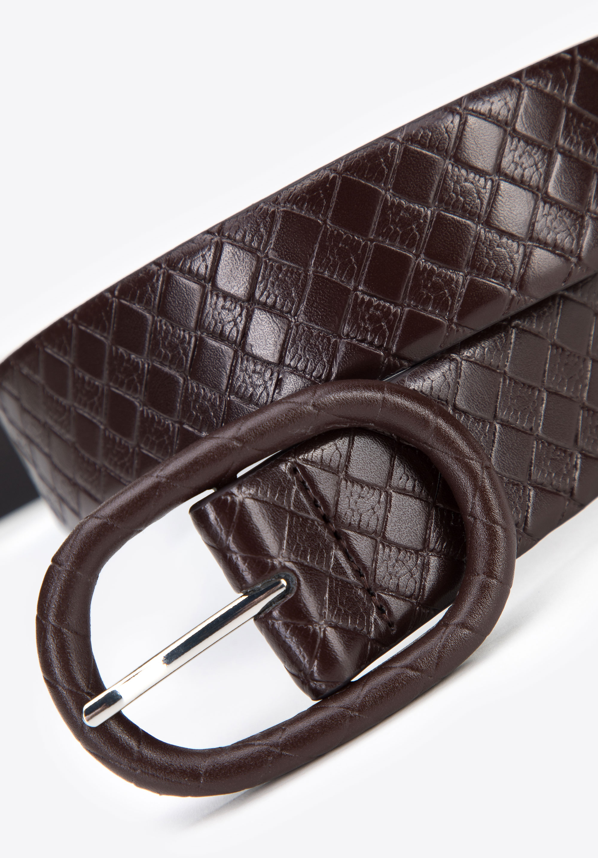 Damski pasek skórzany z geometrycznym tłoczeniem