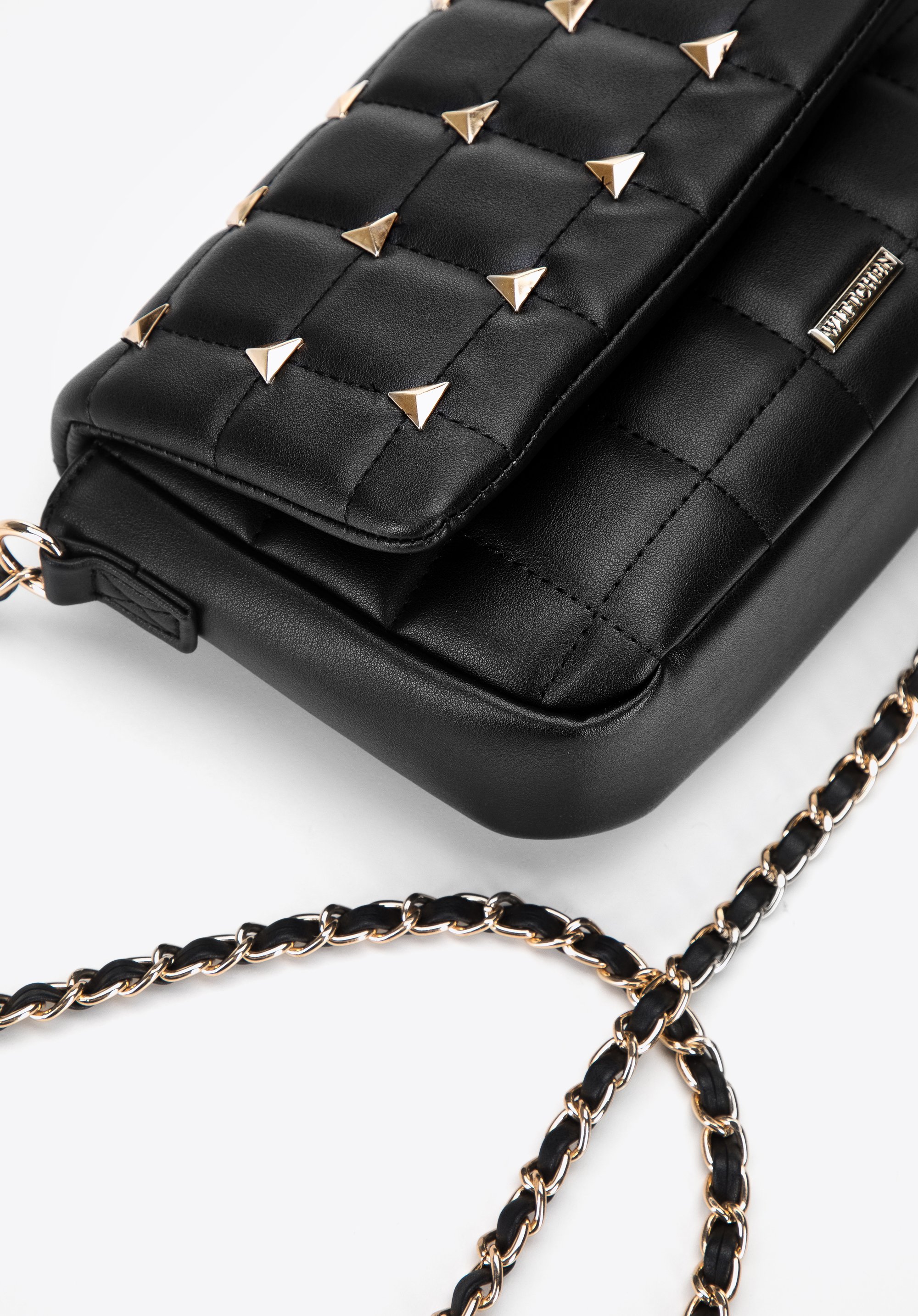 Damska listonoszka z pikowanej ekoskóry z nitami