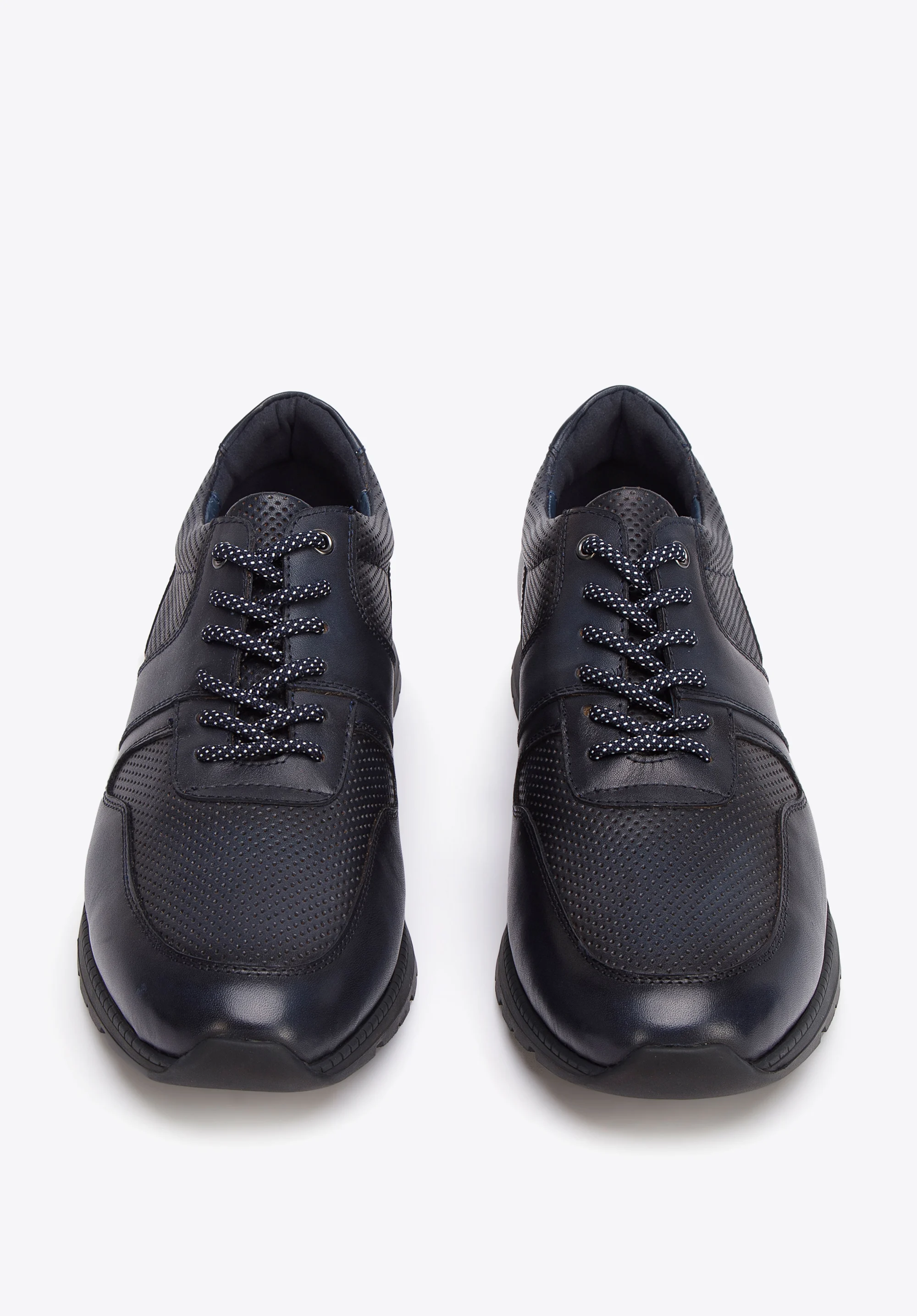 Męskie sneakersy skórzane perforowane