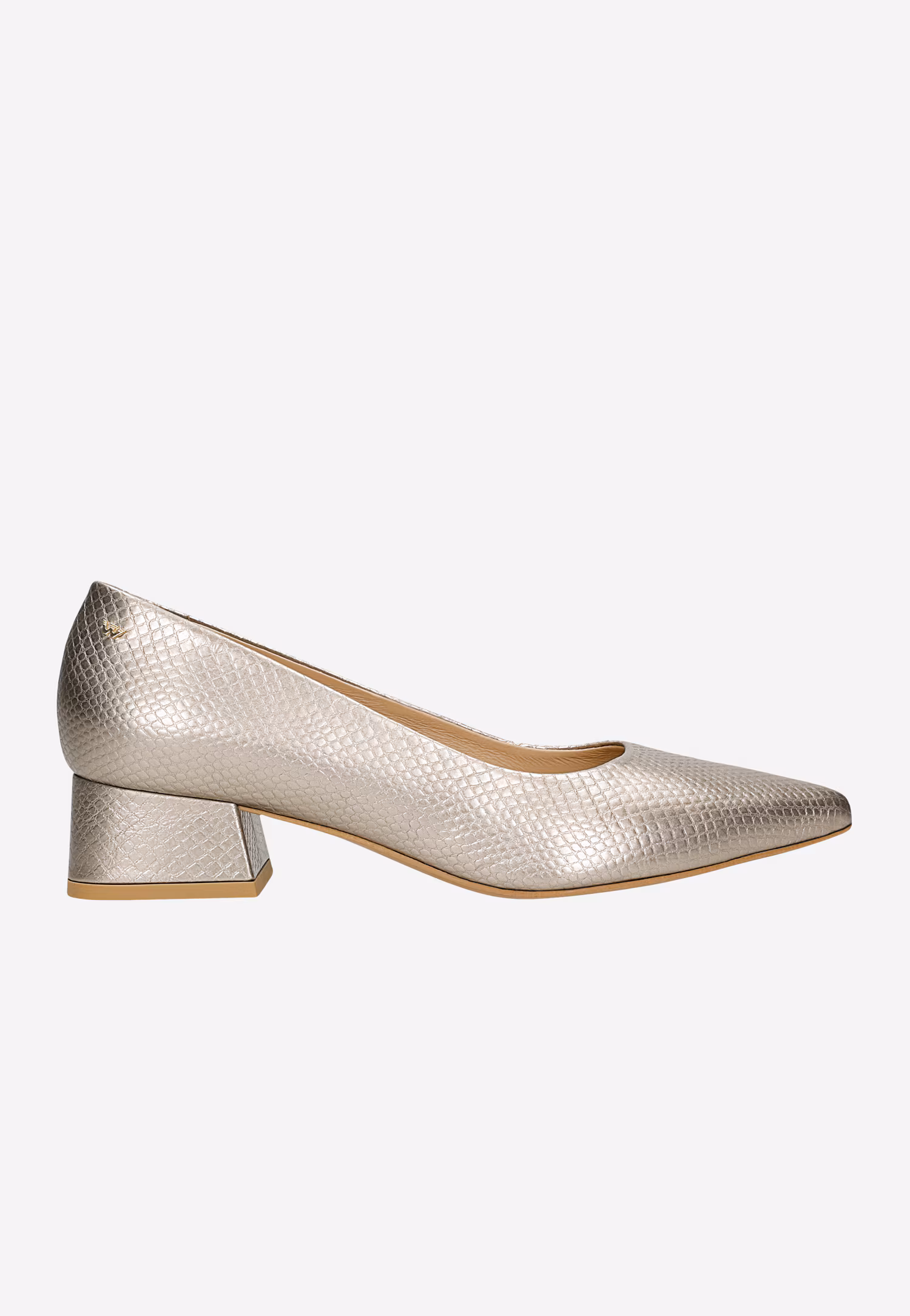 Beżowe czółenka damskie na niskim obcasie typu klocek