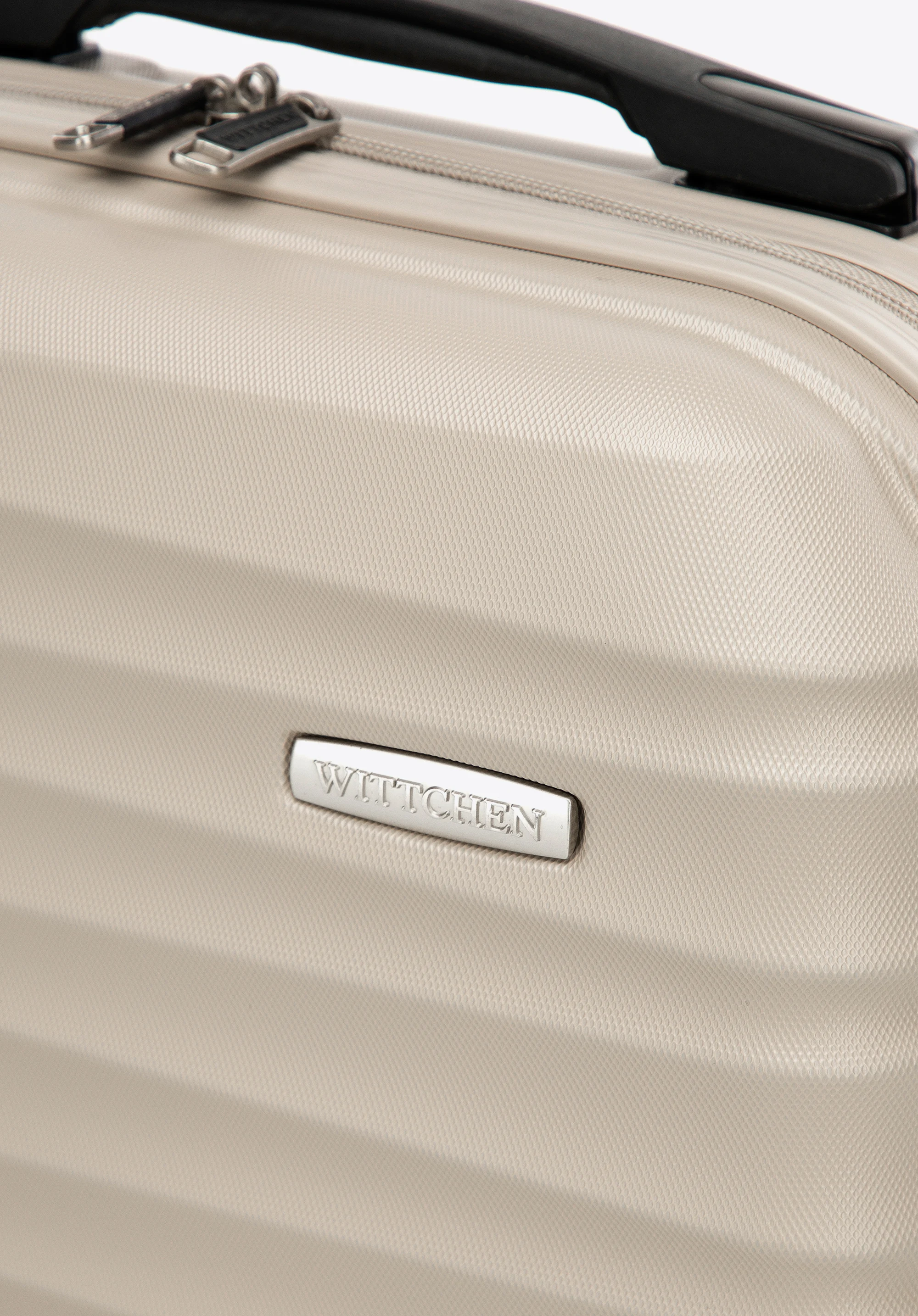 Duża walizka z ABS-u z żebrowaniem