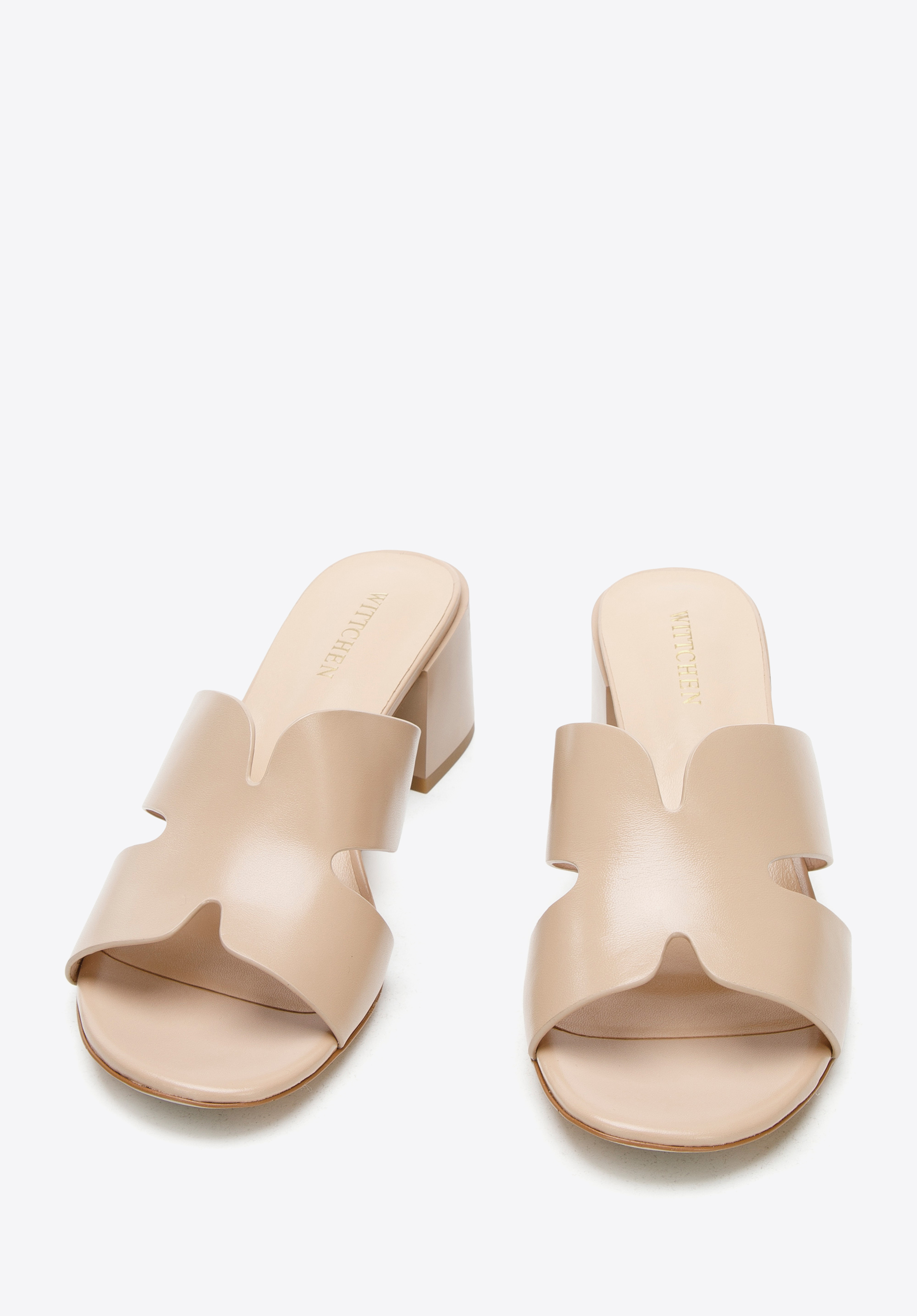 Damskie klapki skórzane proste na słupku