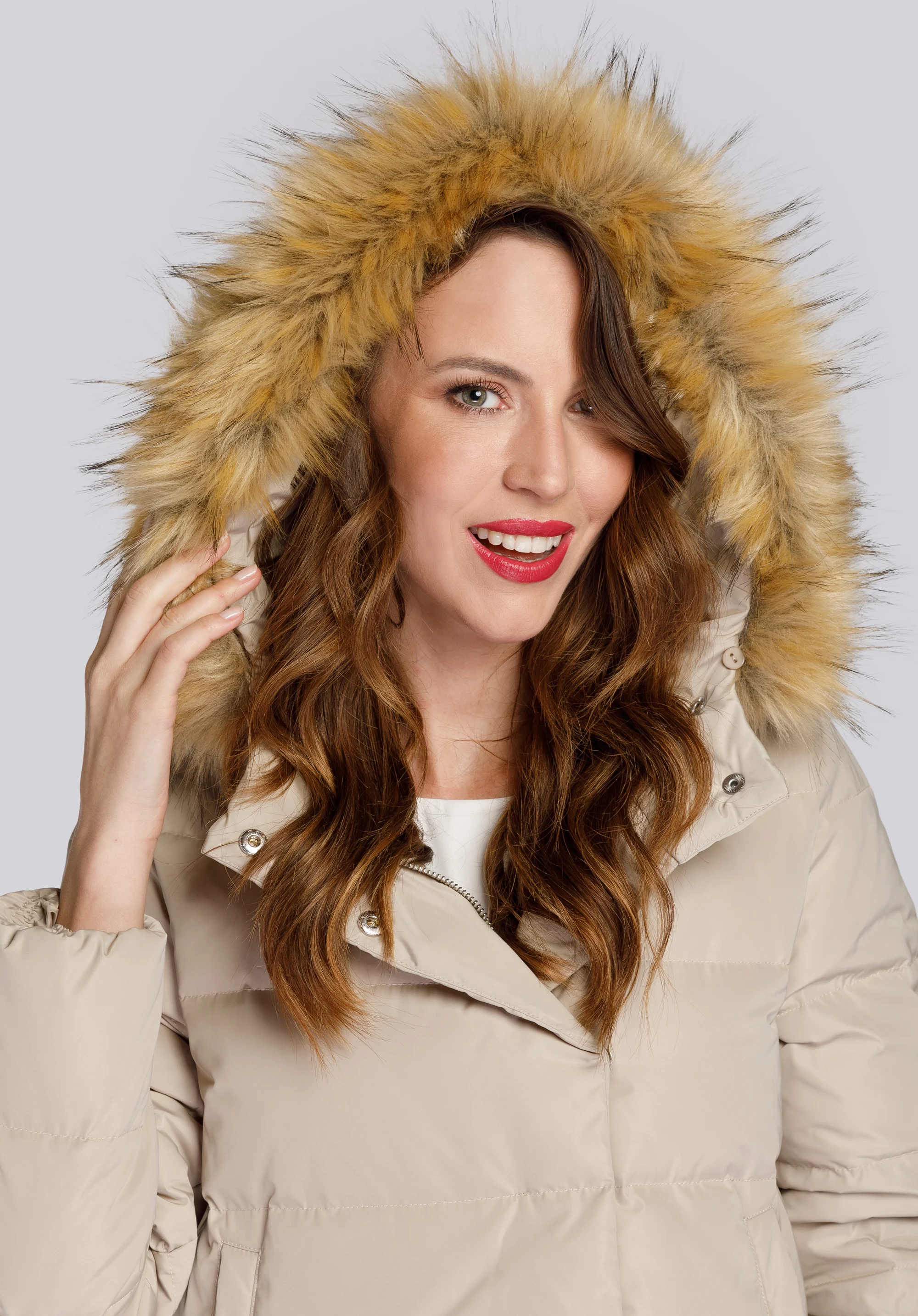 Damska kurtka puchowa z kapturem