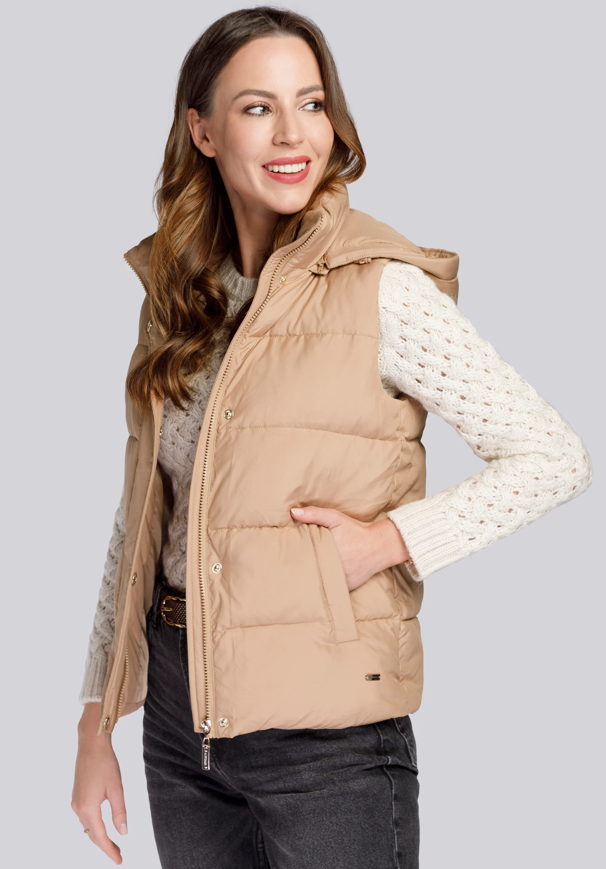 Damska kamizelka pikowana z odpinanym kapturem