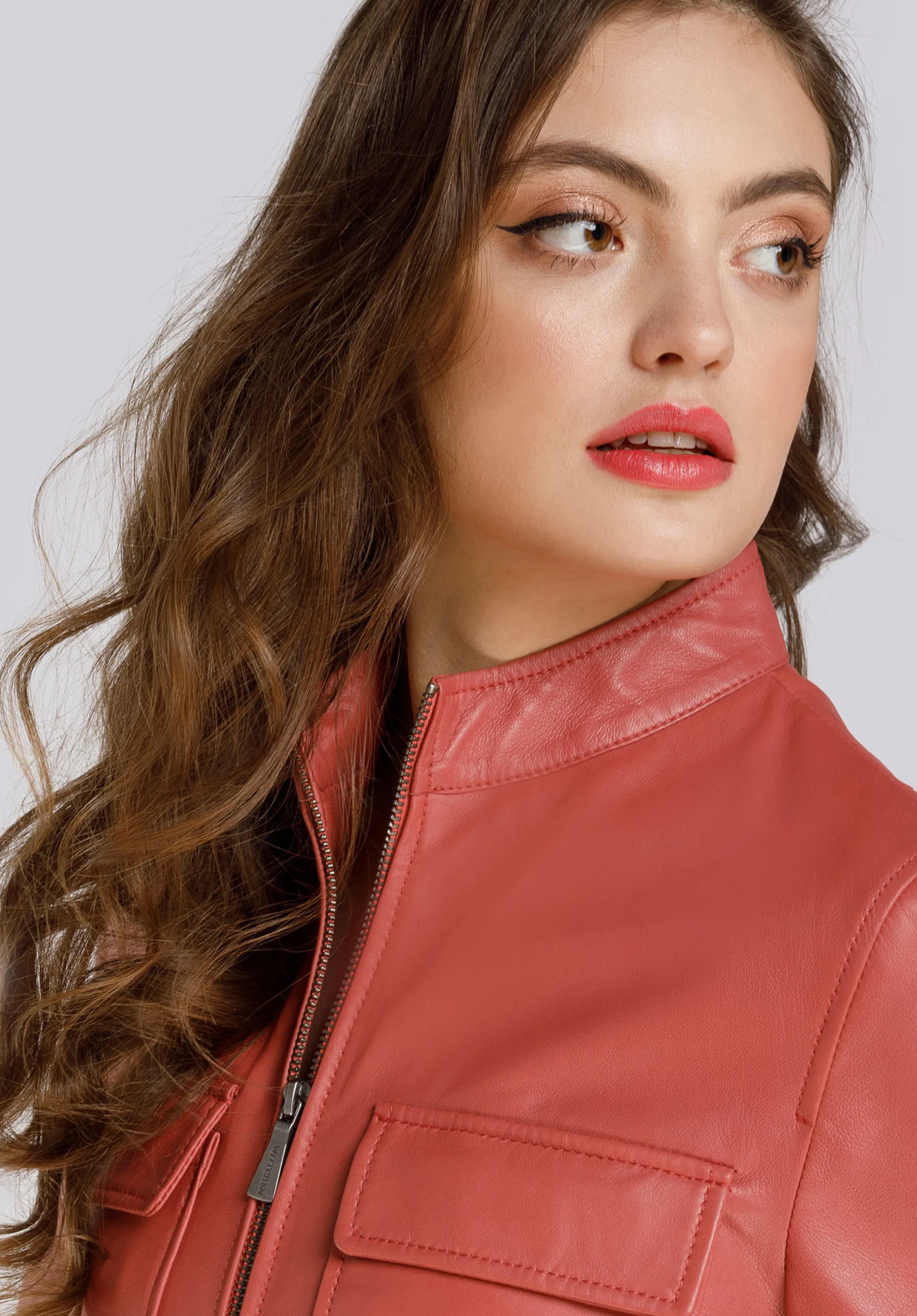 Damska kurtka skórzana krótka