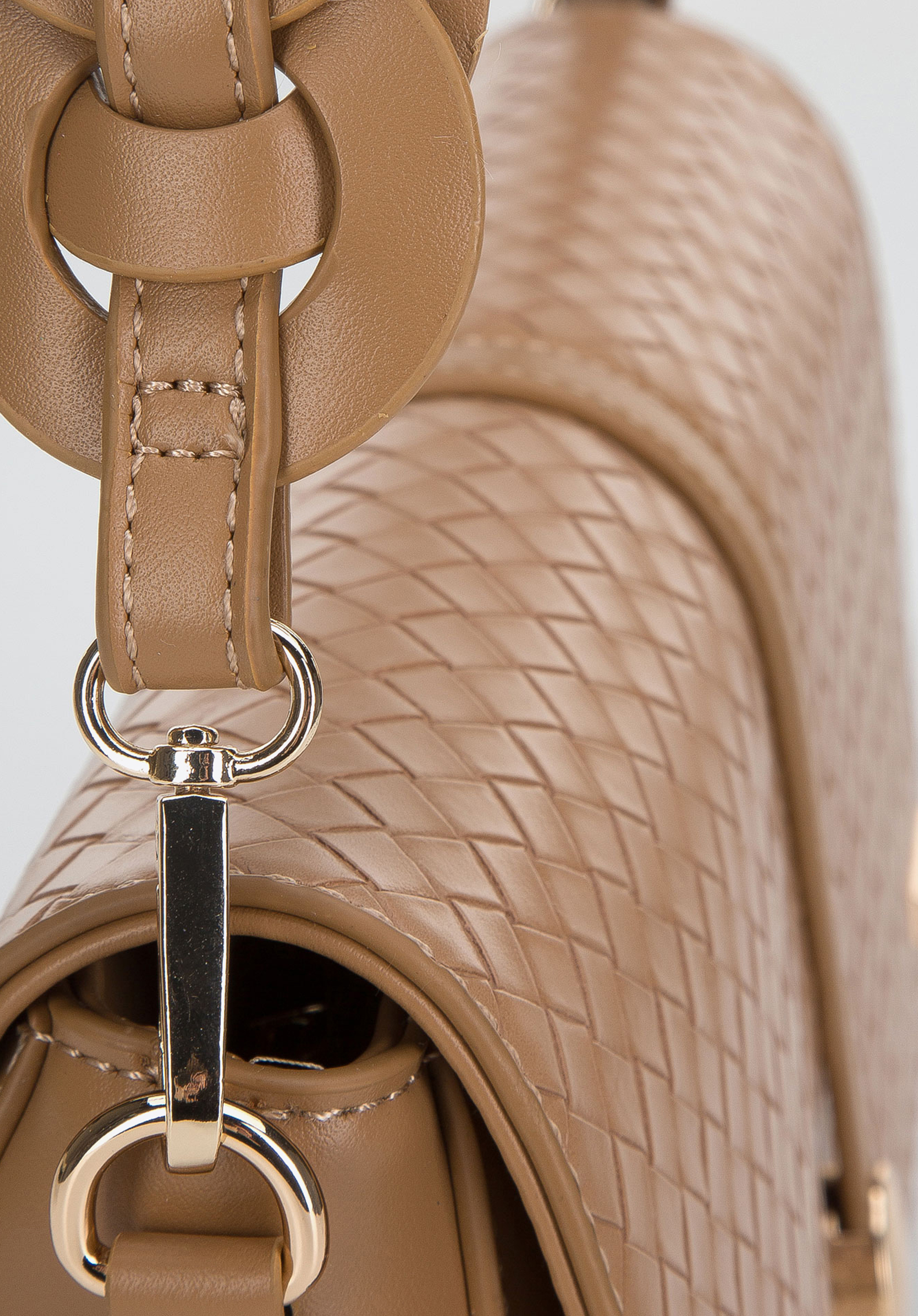 Torebka półksiężyc z plecionką