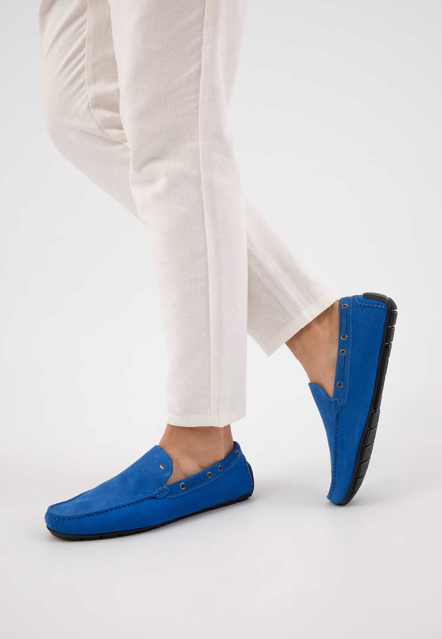 Niebieskie półbuty typu mokasyny z dwoiny welurowej