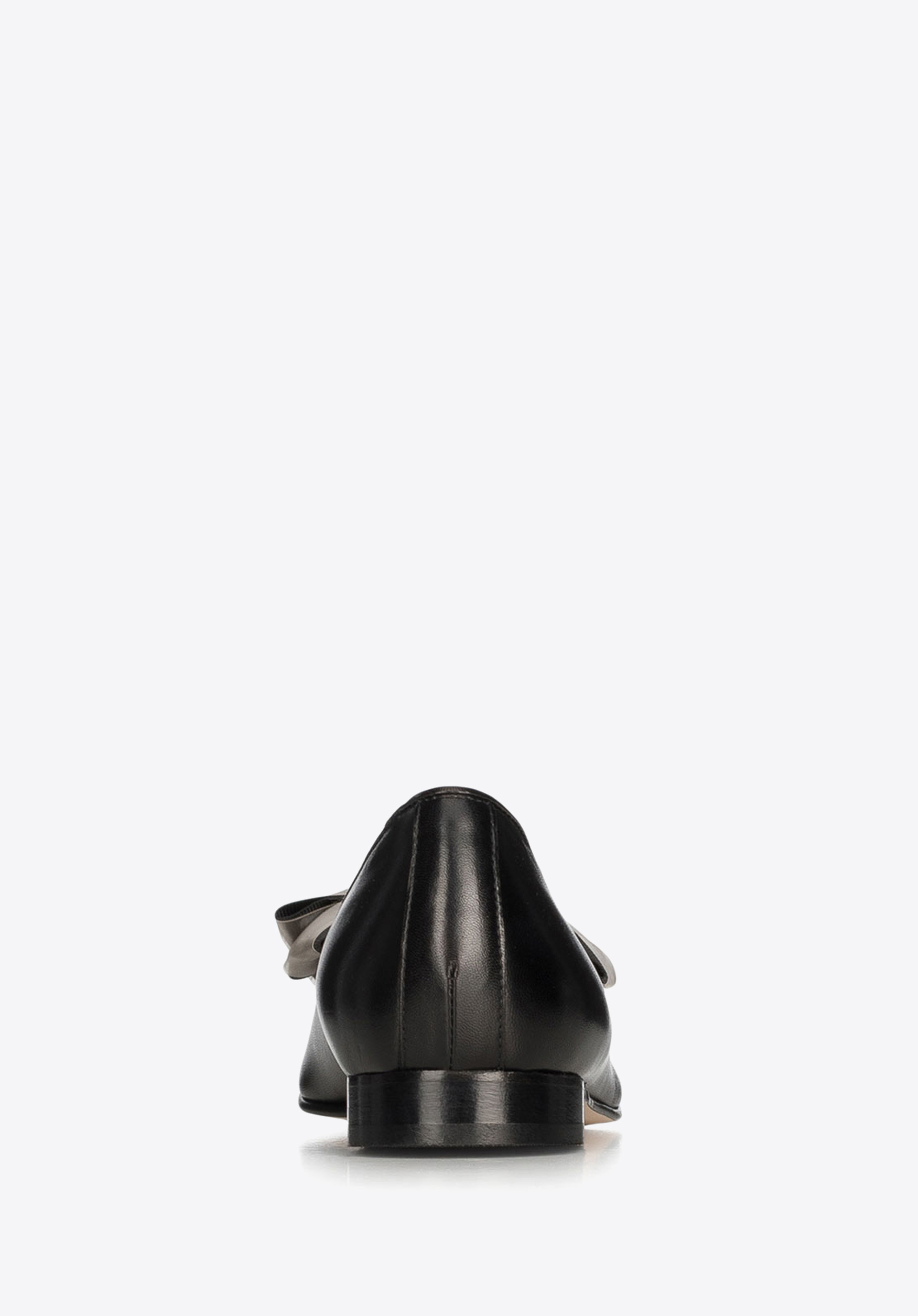 Baleriny skórzane z dużą kokardą