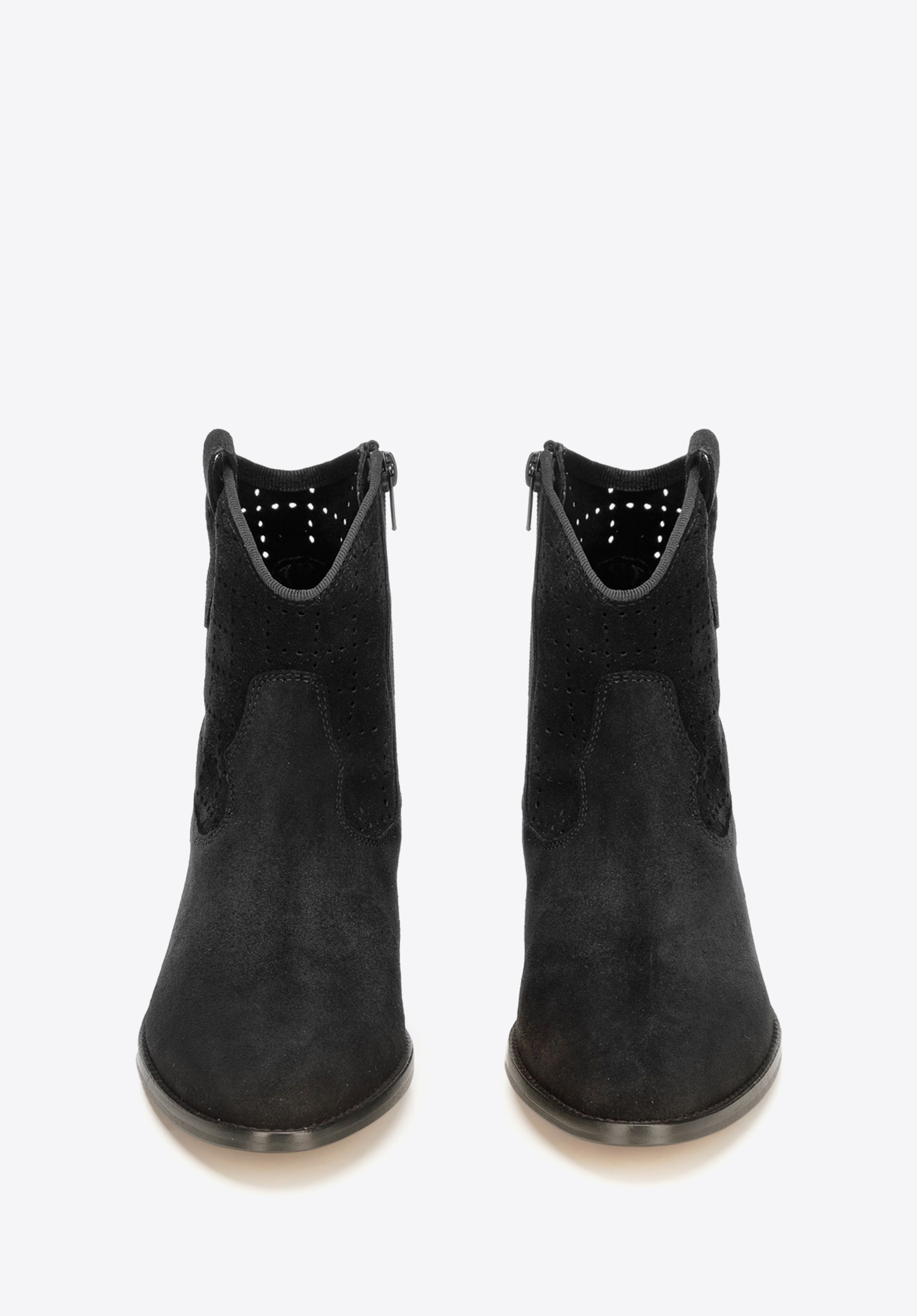 Kowbojki z zamszu ażurowe