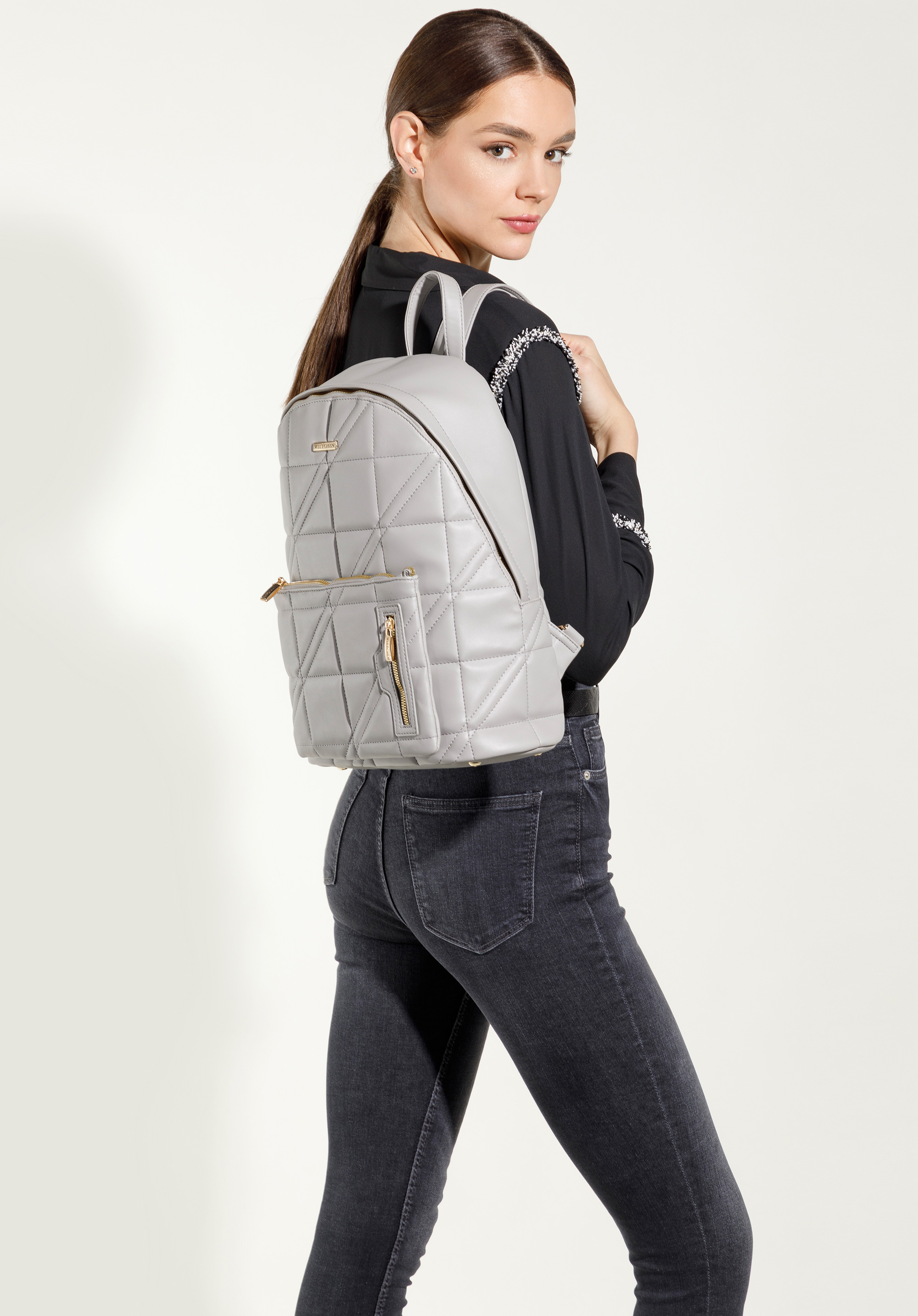 Damski plecak z pikowanej ekoskóry duży