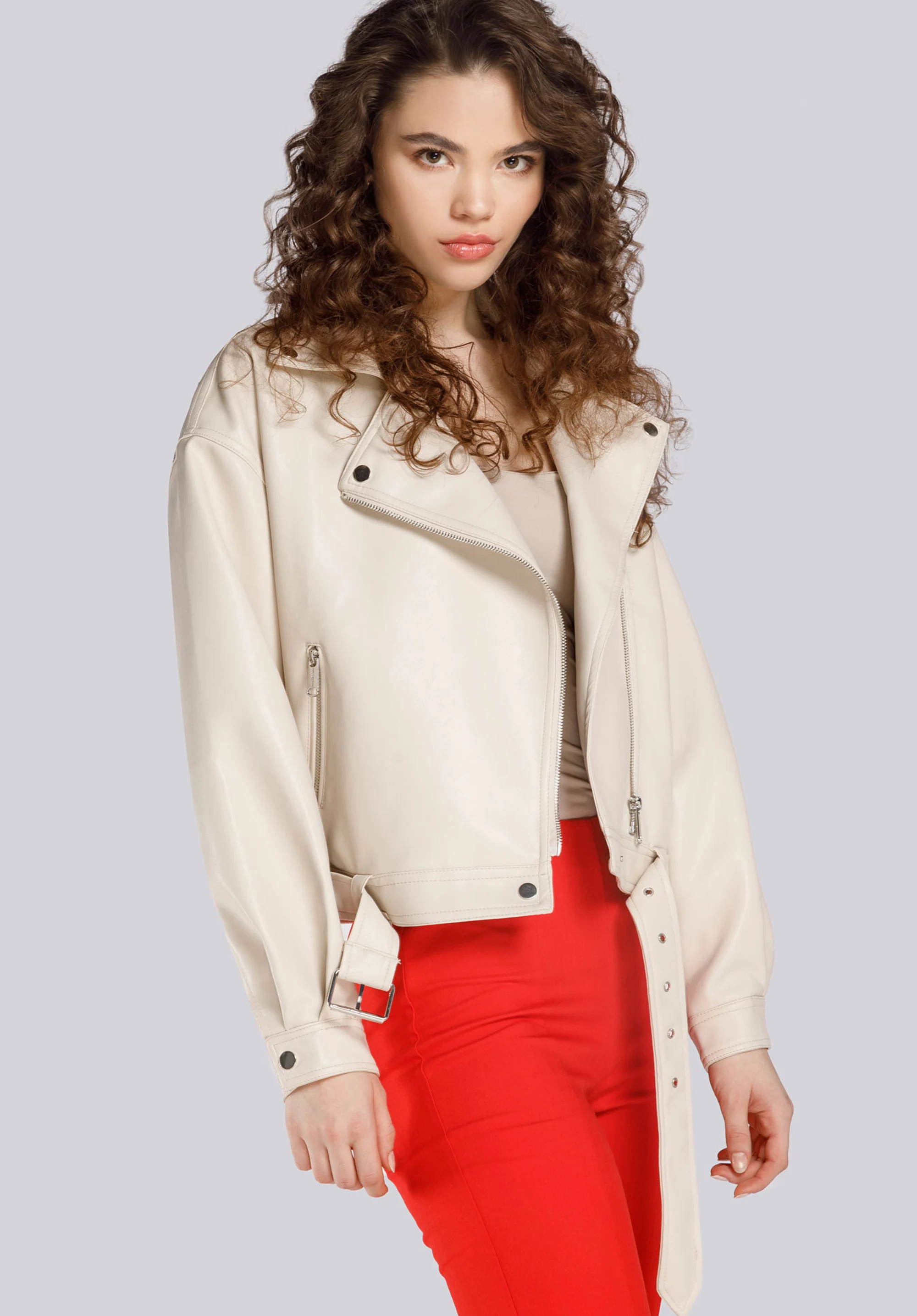 Damska ramoneska oversize z paskiem