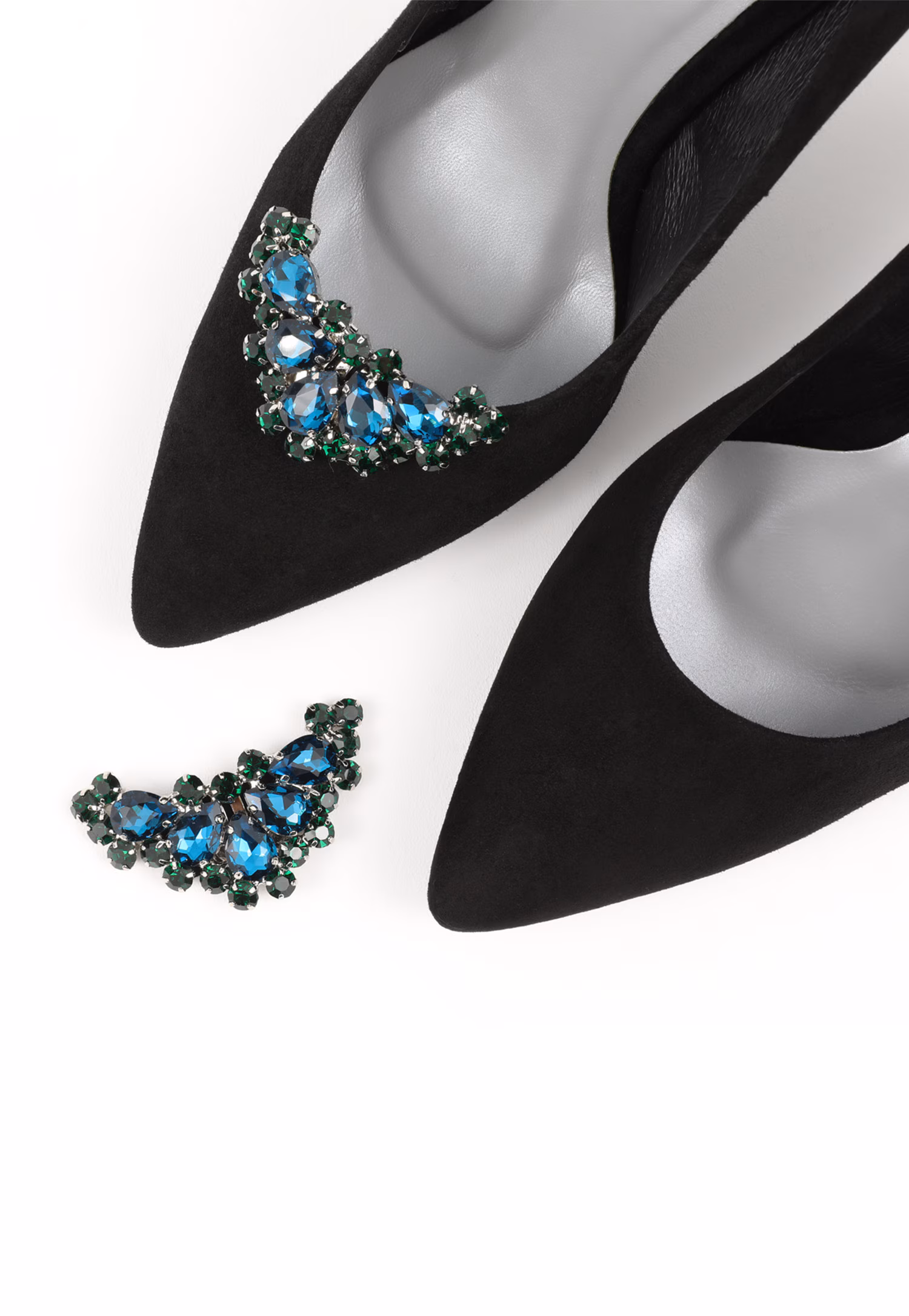 Czarne eleganckie ozdoby do obuwia z kryształkami
