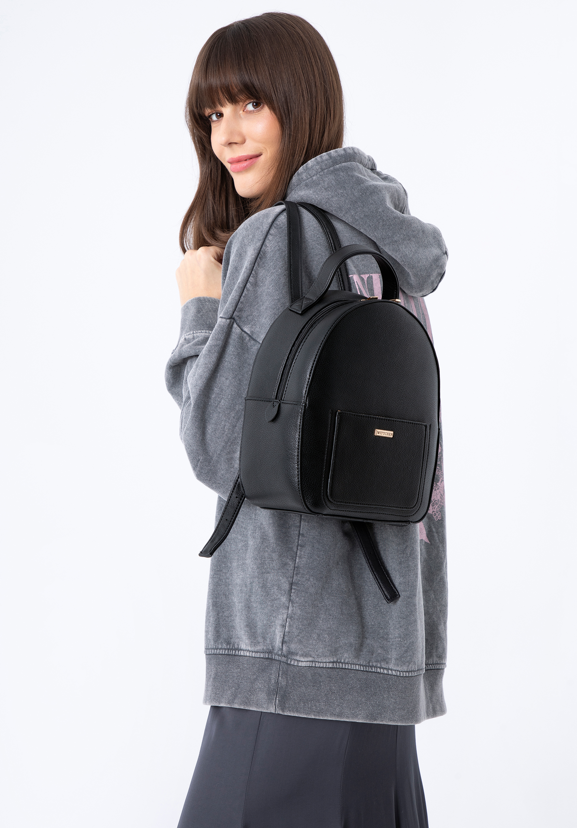 Damski plecak z ekoskóry zaokrąglony mały