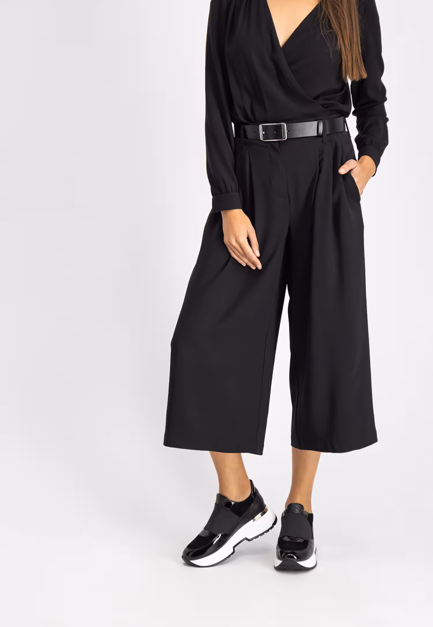 Beżowy pasek damski z dwoiny welurowej