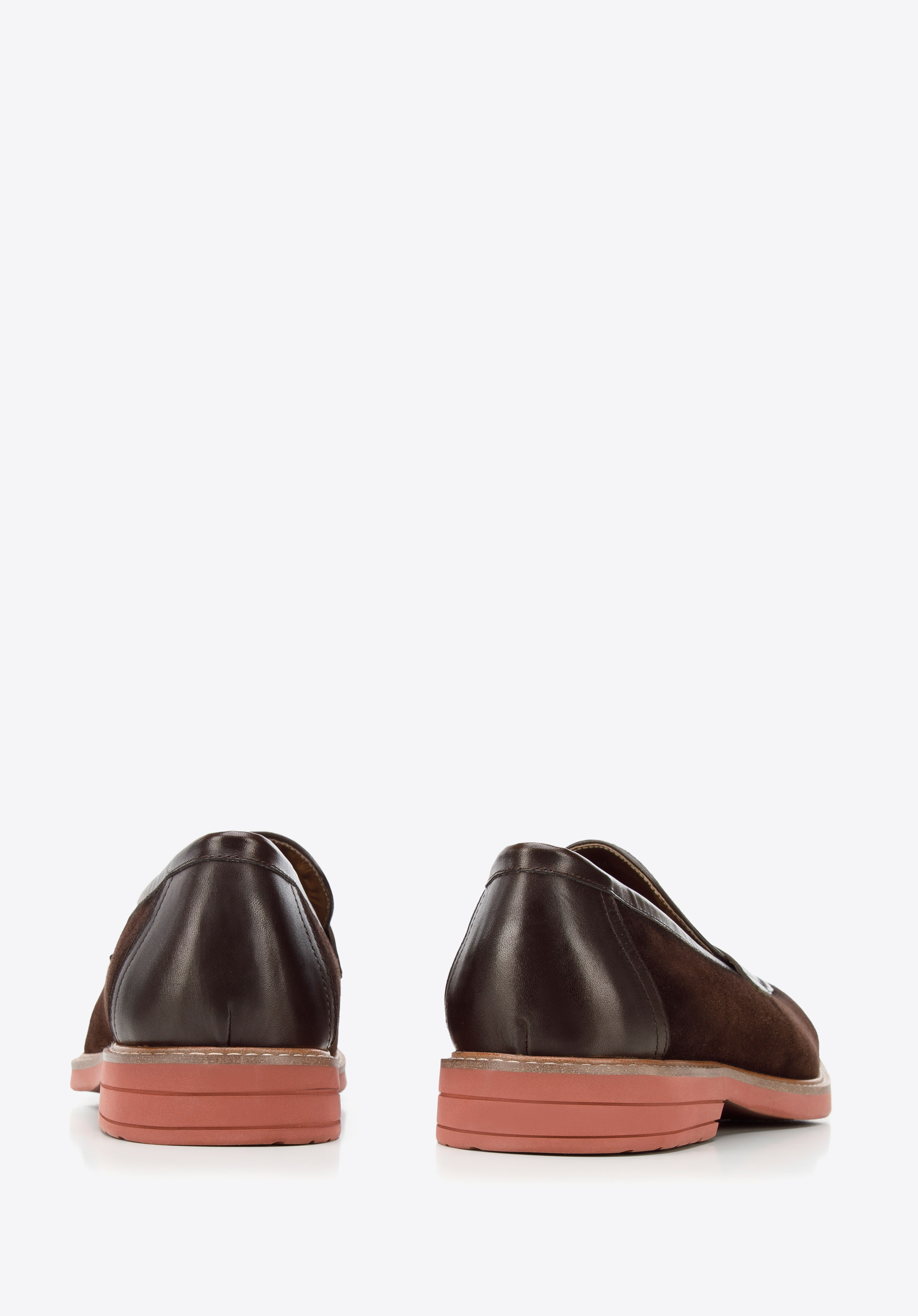 Męskie mokasyny zamszowe z czerwoną podeszwą