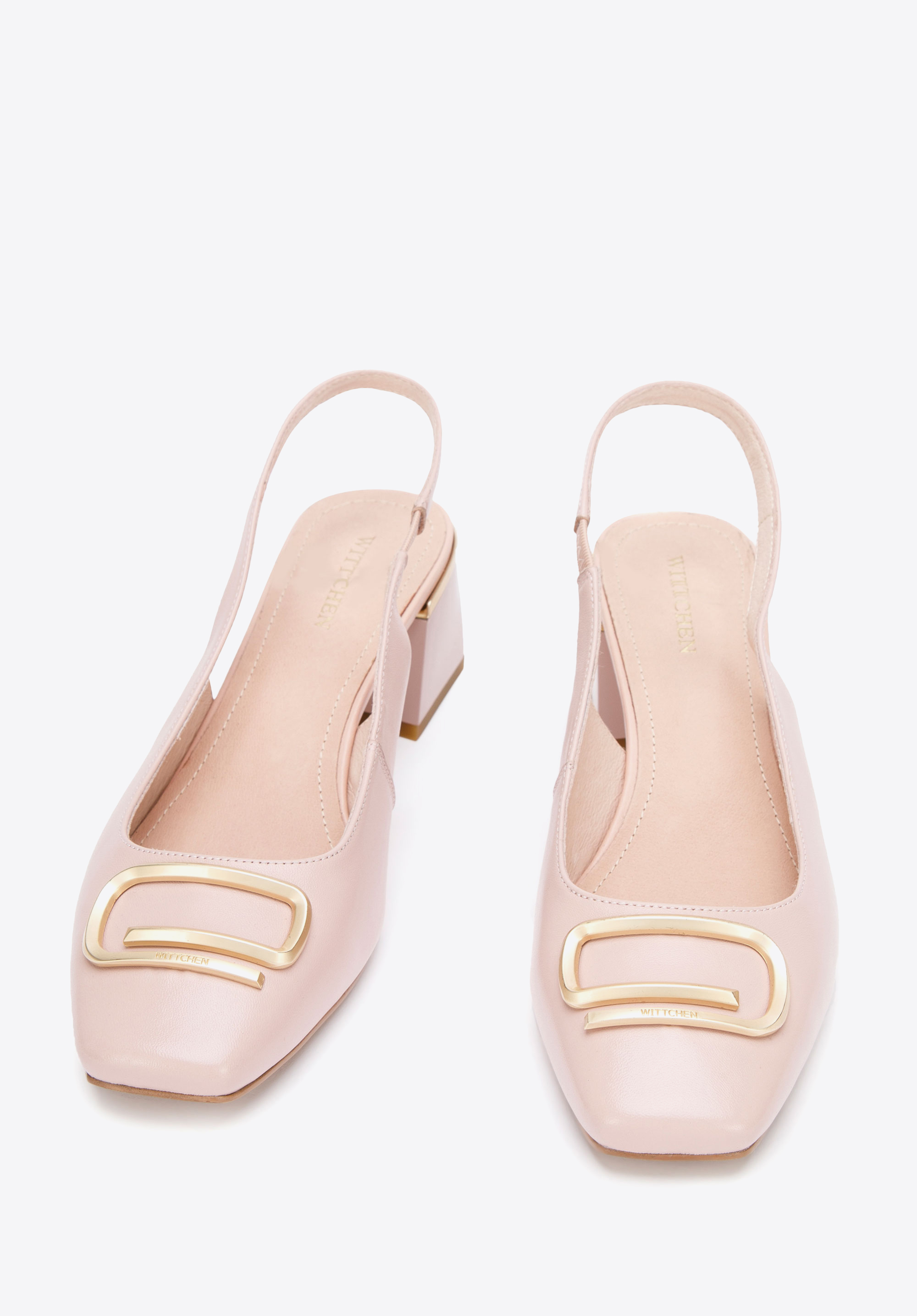 Czółenka skórzane na słupku z klamrą