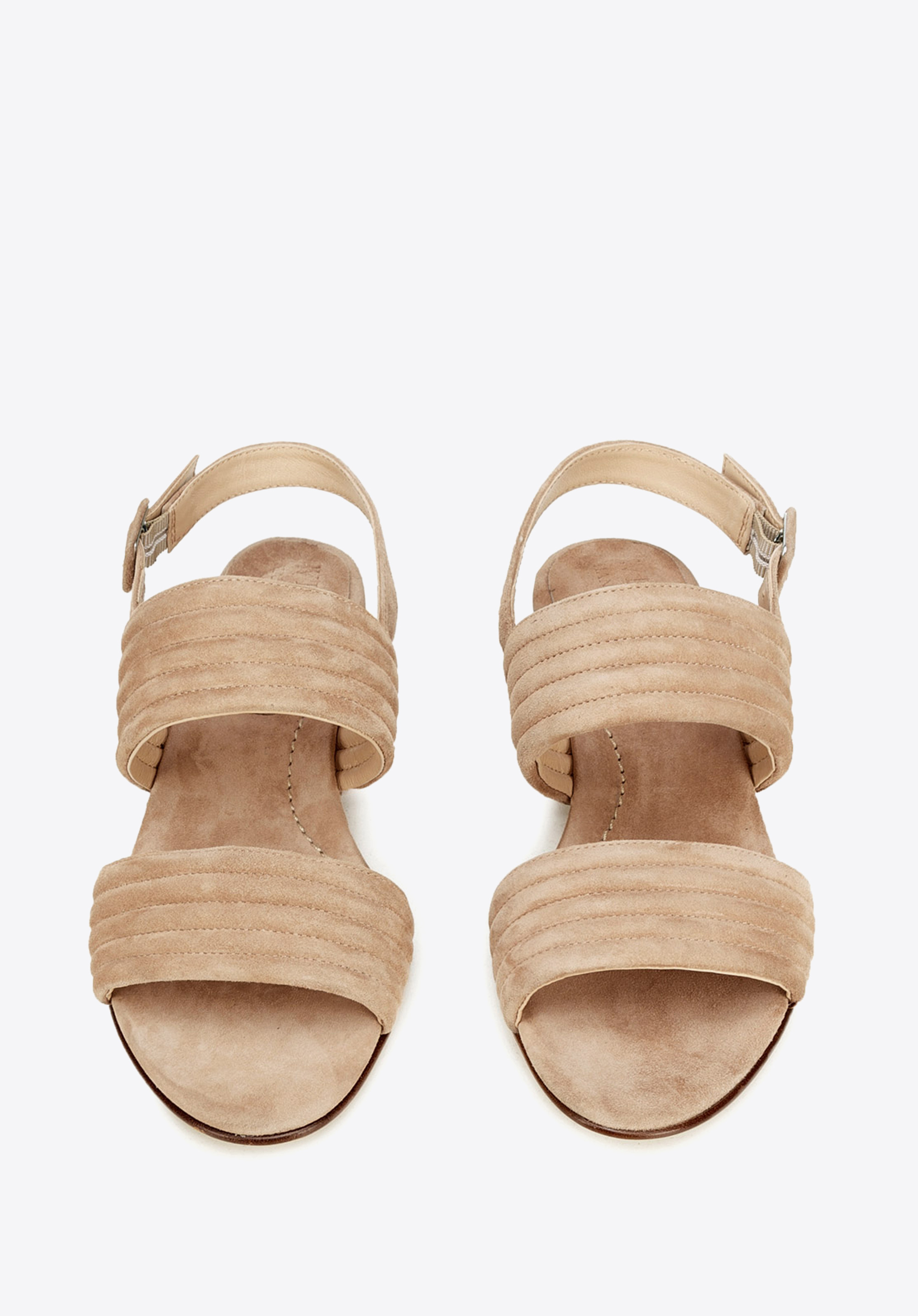 Damskie sandały zamszowe pikowane