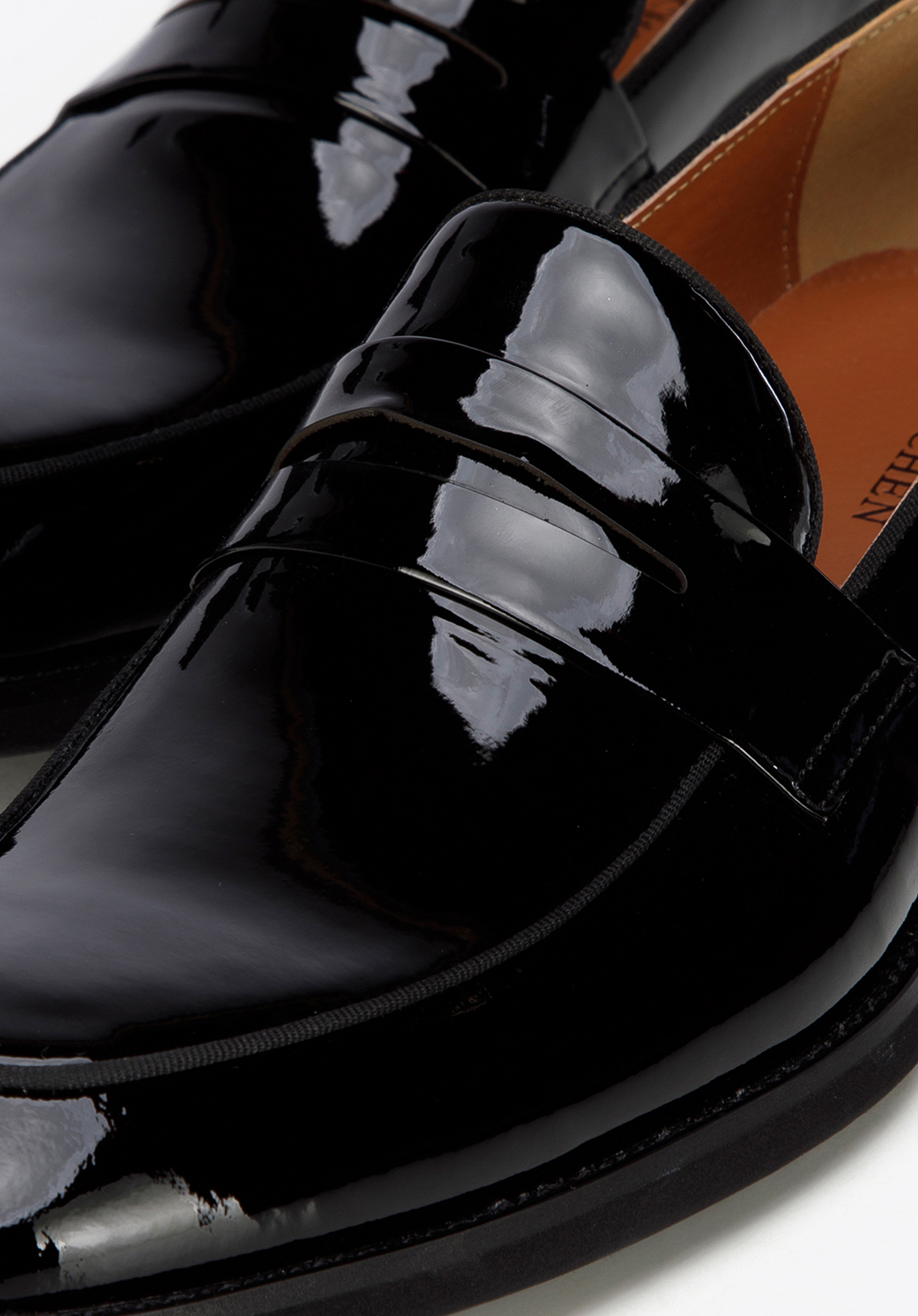 Męskie mokasyny z lakierowanej skóry