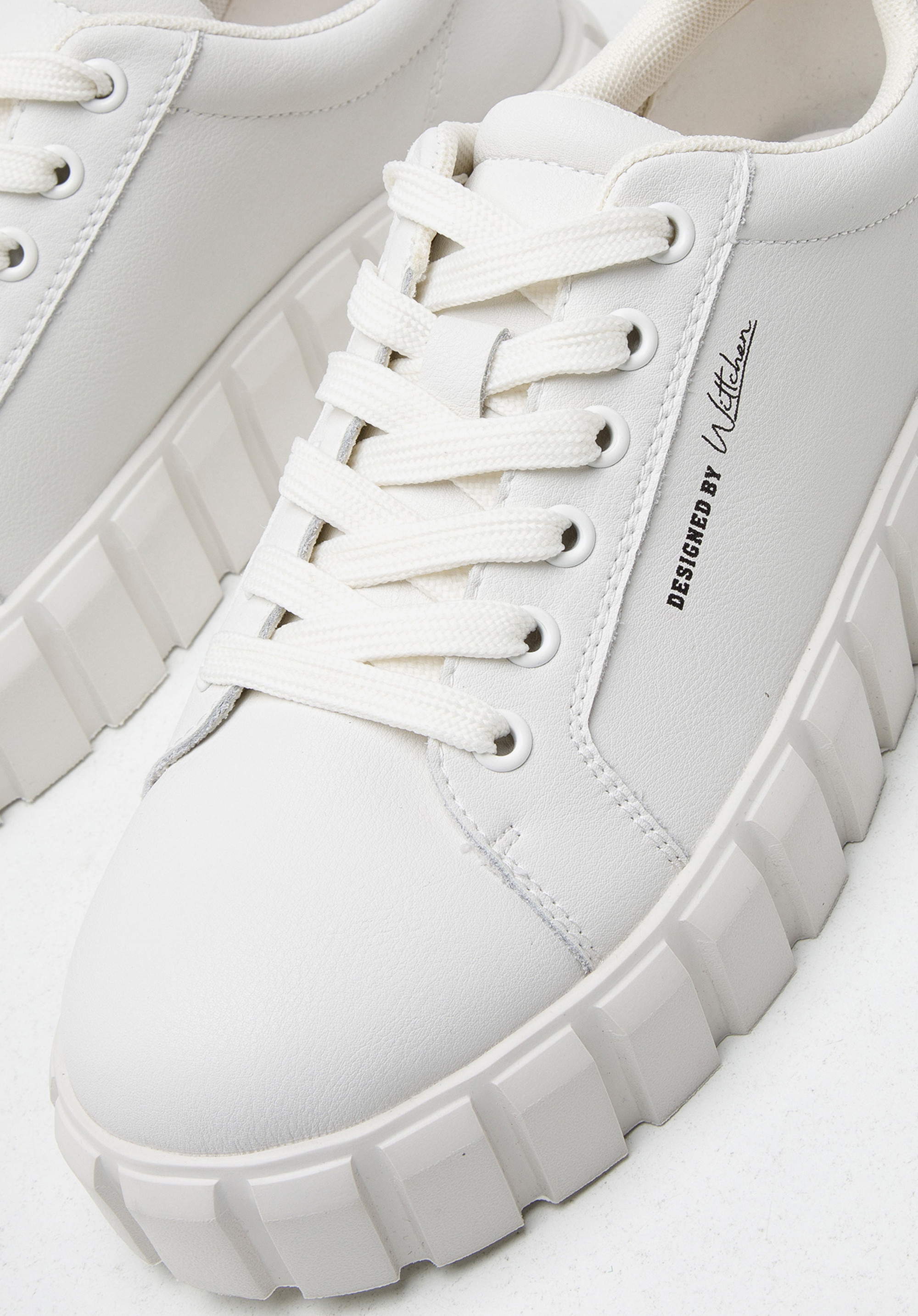 Damskie sneakersy skórzane klasyczne na grubej podeszwie